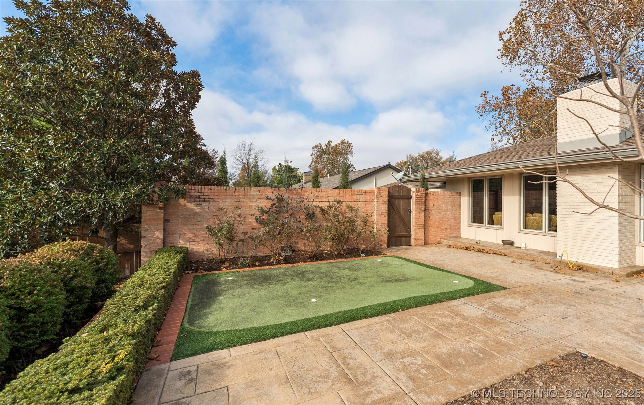 2430 E 38th Street S Property Photo 7