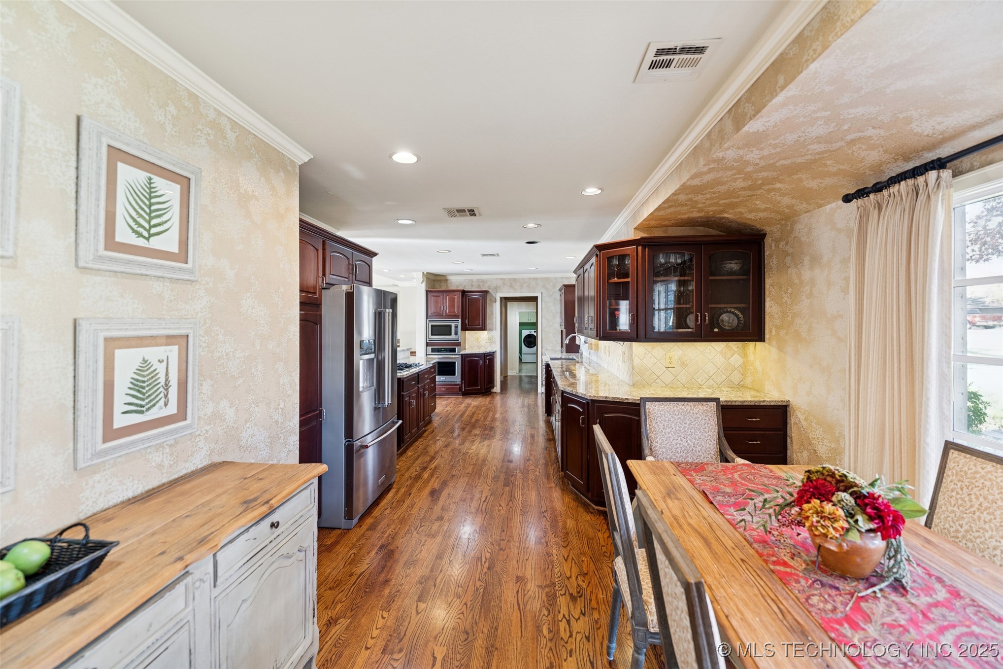 2430 E 38th Street S Property Photo 14