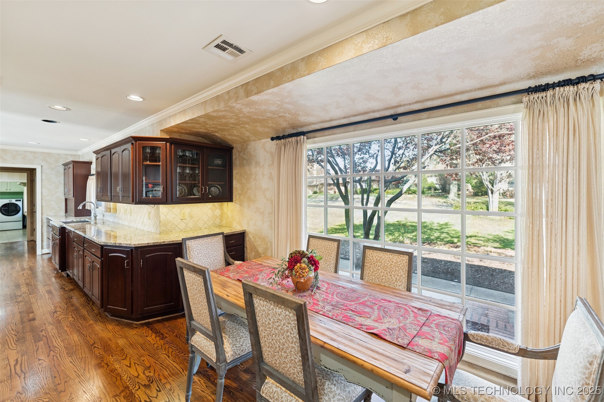 2430 E 38th Street S Property Photo 15