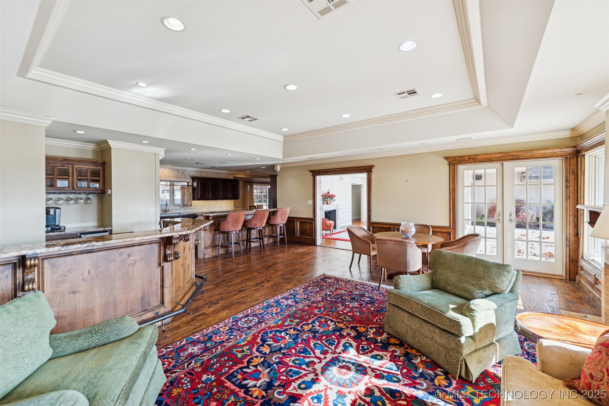 2430 E 38th Street S Property Photo 18