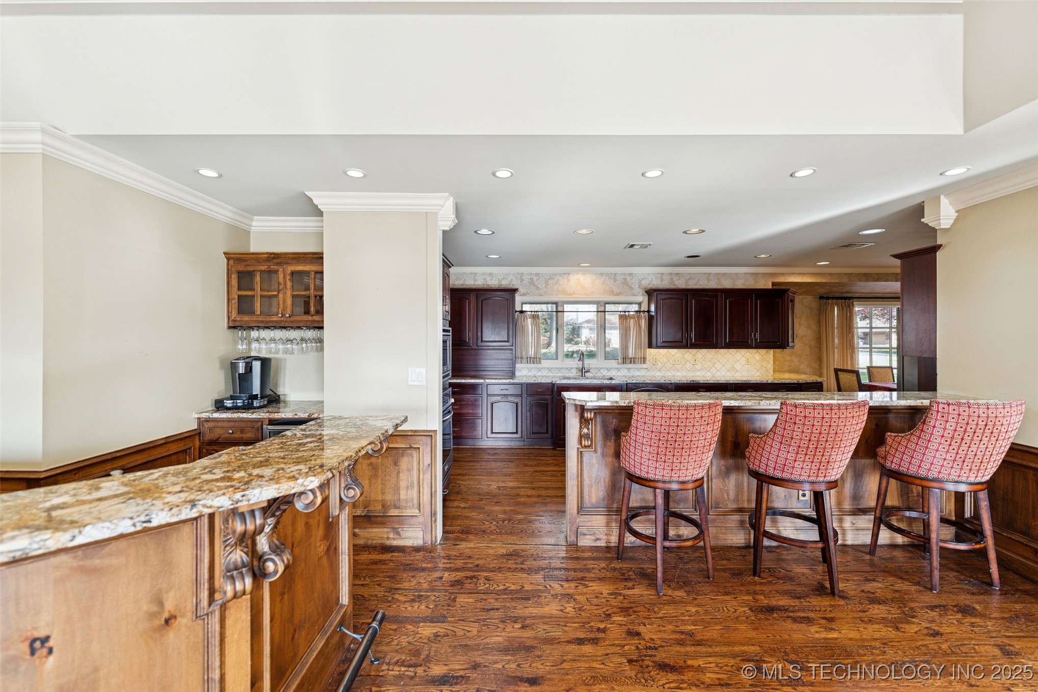 2430 E 38th Street S Property Photo 20