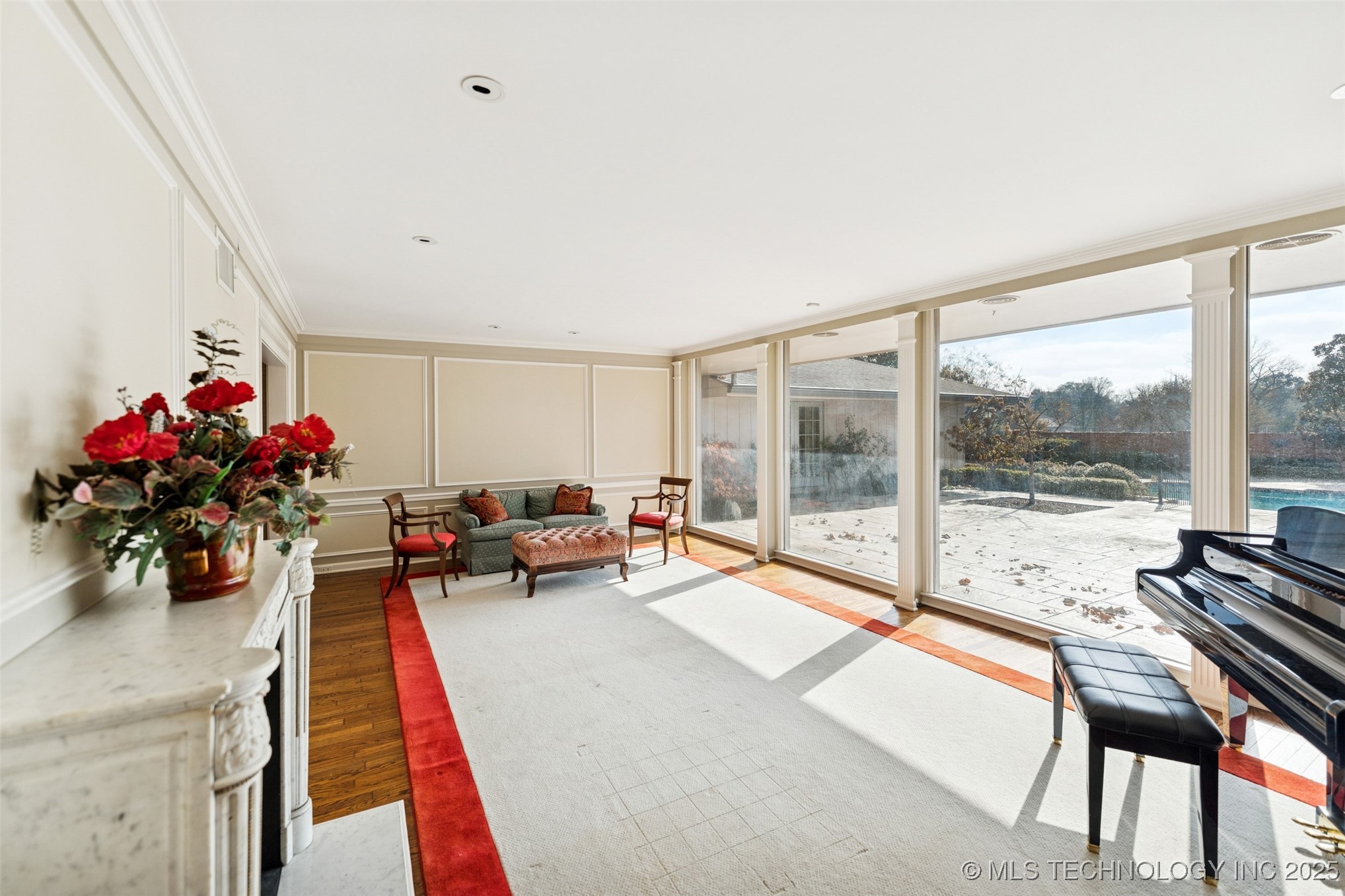 2430 E 38th Street S Property Photo 22