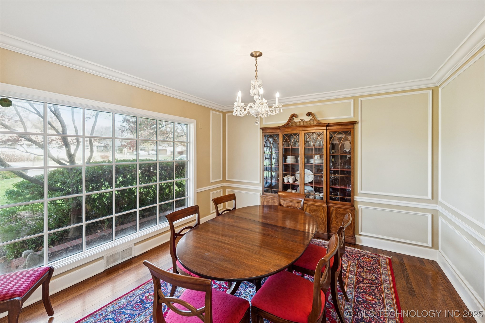 2430 E 38th Street S Property Photo 24