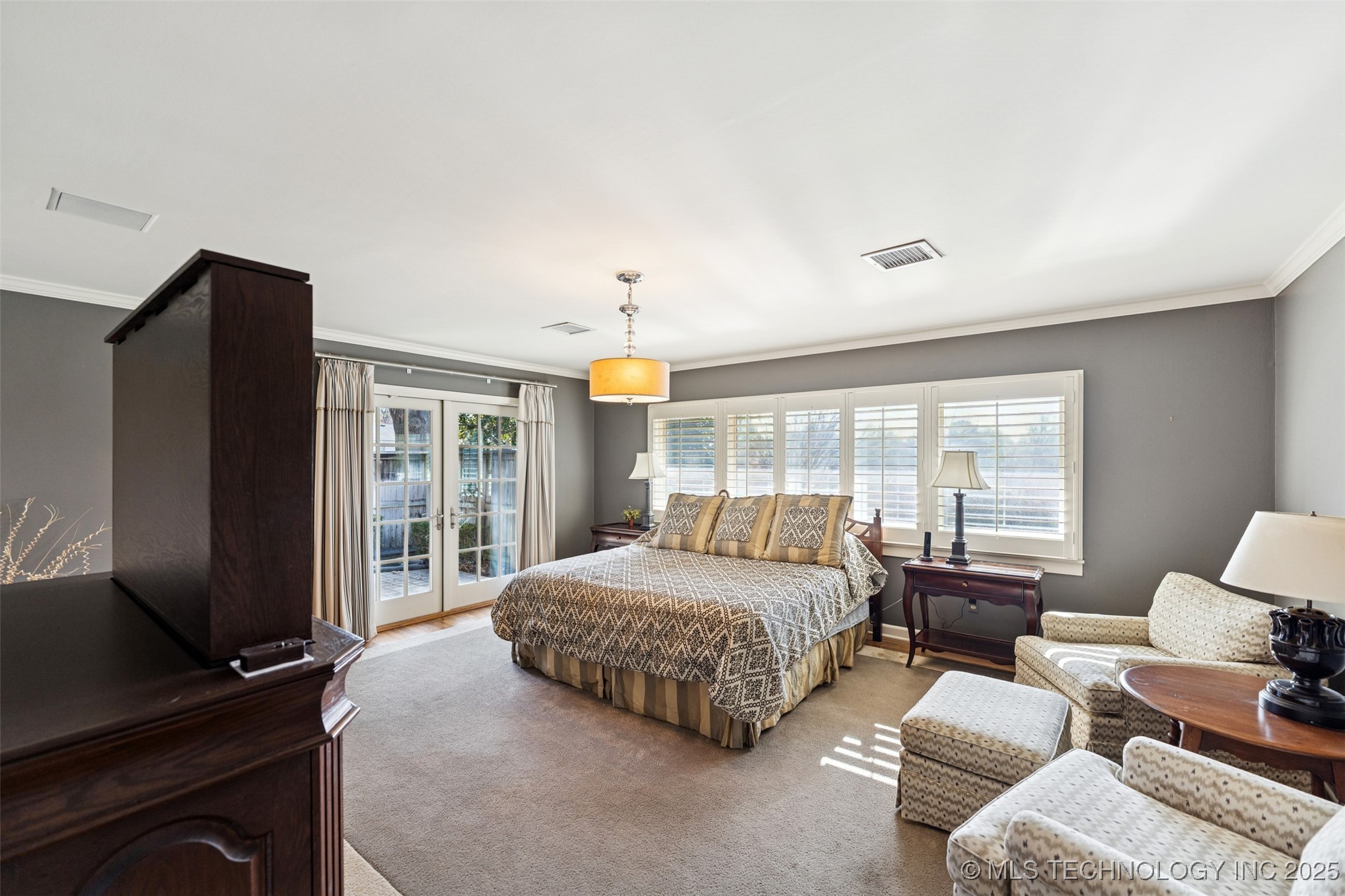 2430 E 38th Street S Property Photo 27