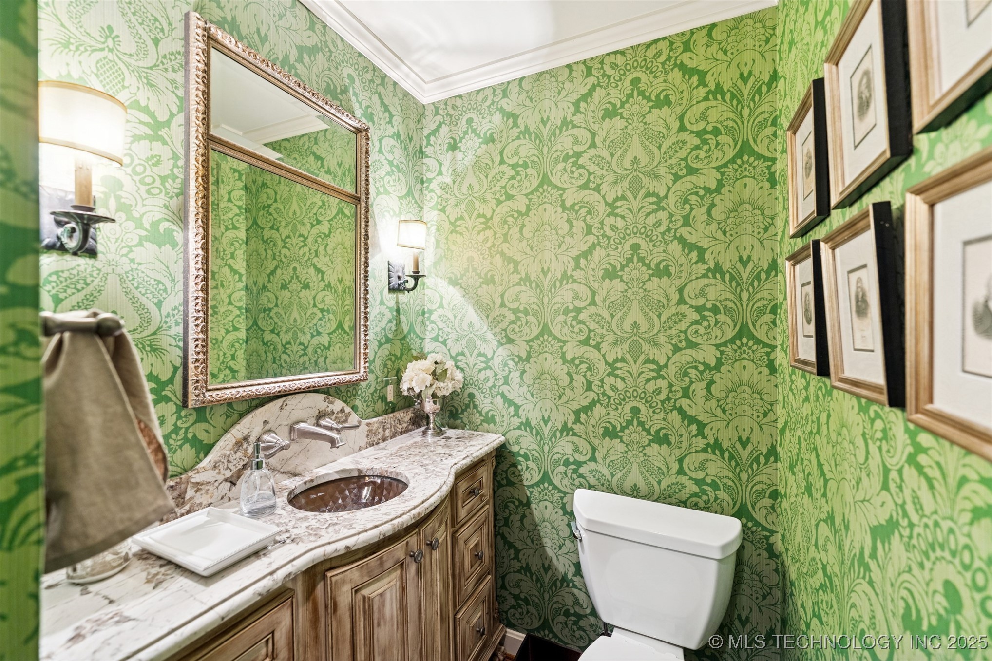 2430 E 38th Street S Property Photo 36