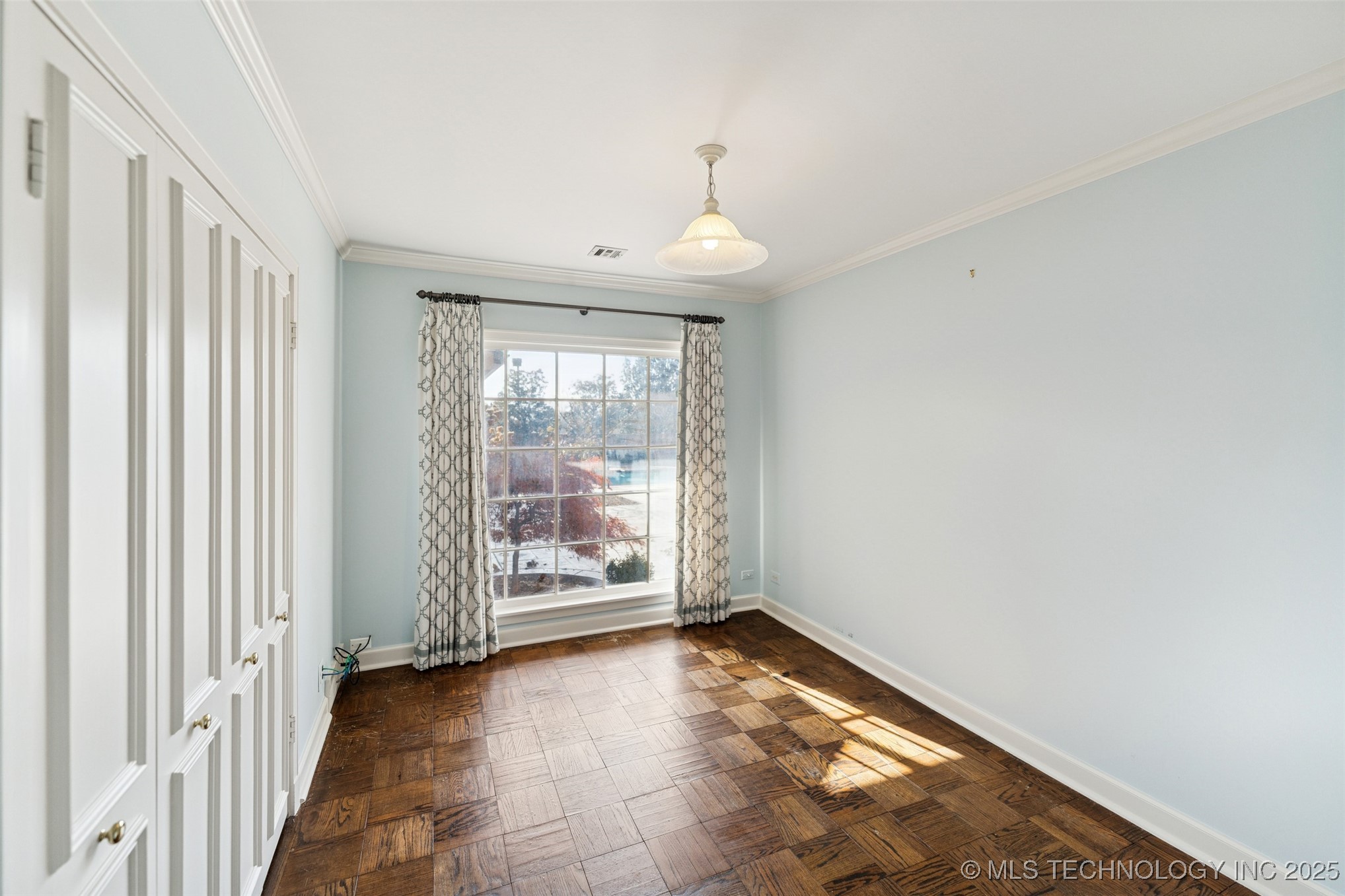 2430 E 38th Street S Property Photo 40