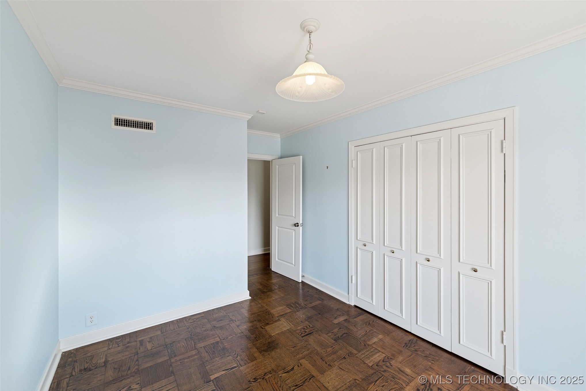 2430 E 38th Street S Property Photo 41