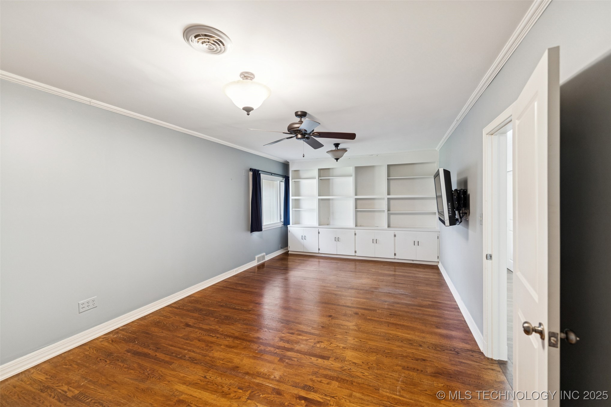 2430 E 38th Street S Property Photo 42