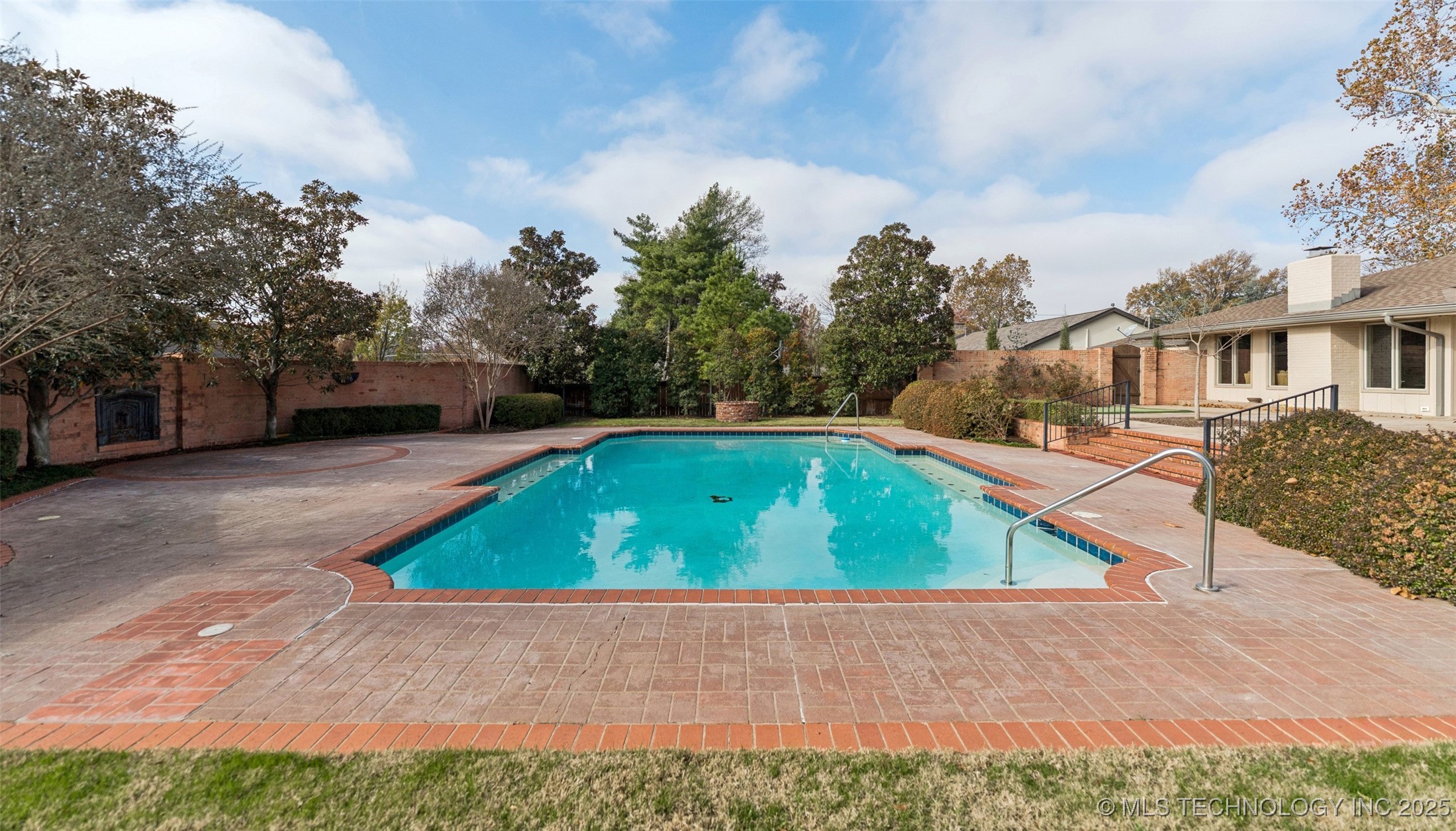 2430 E 38th Street S Property Photo 46