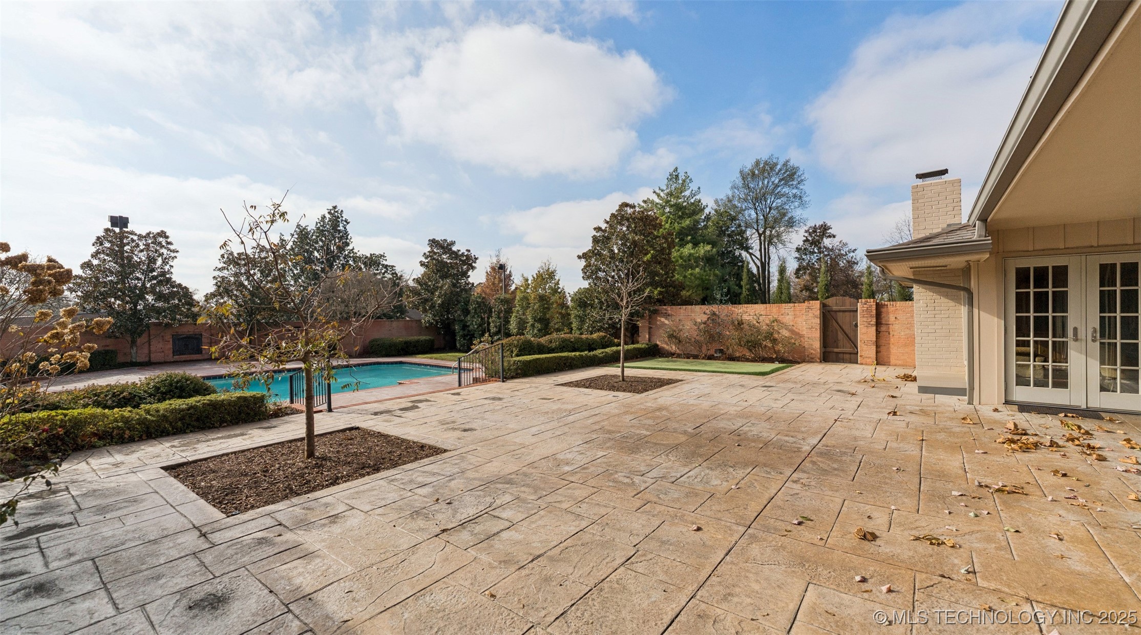 2430 E 38th Street S Property Photo 50