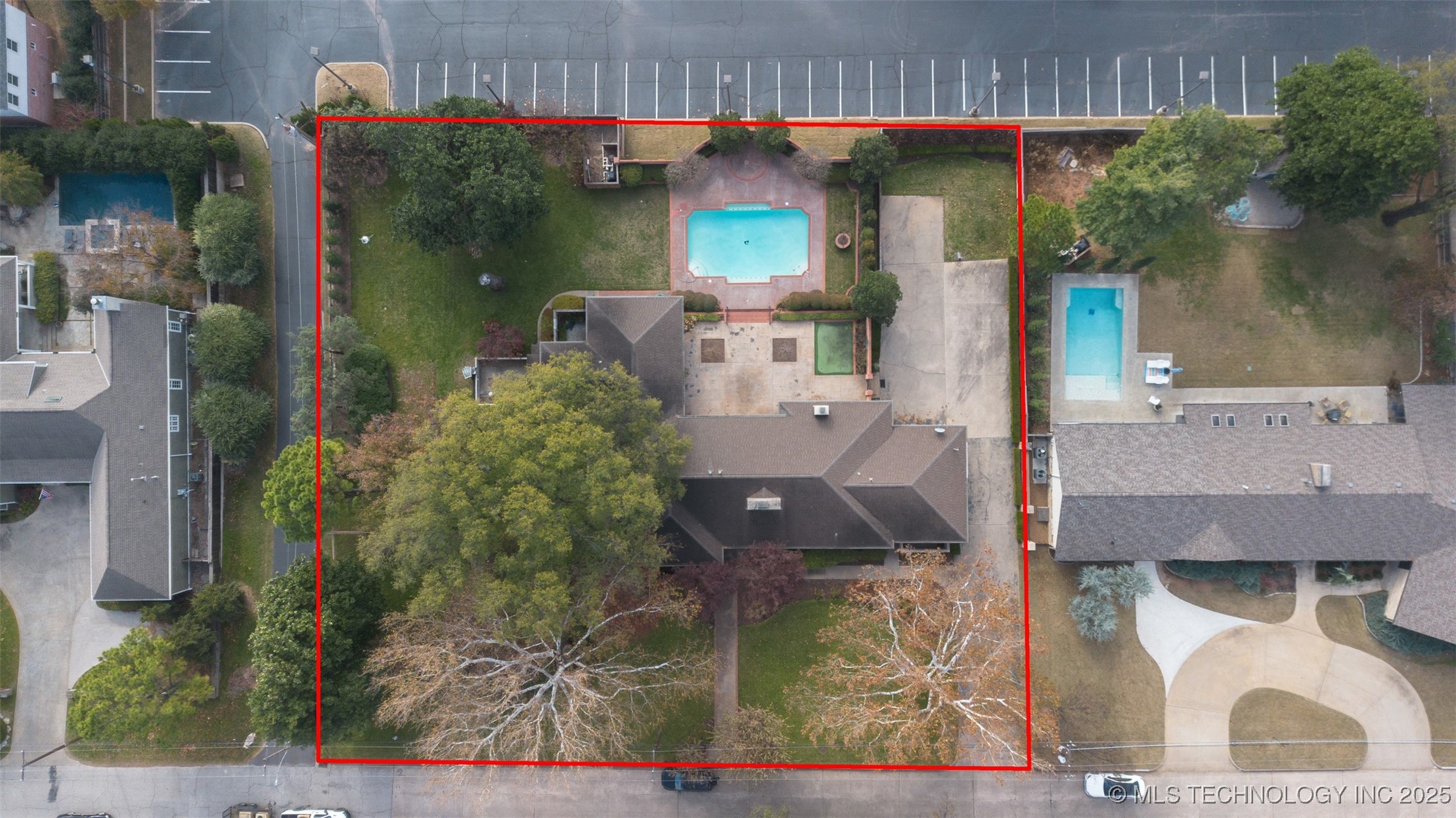 2430 E 38th Street S Property Photo 54