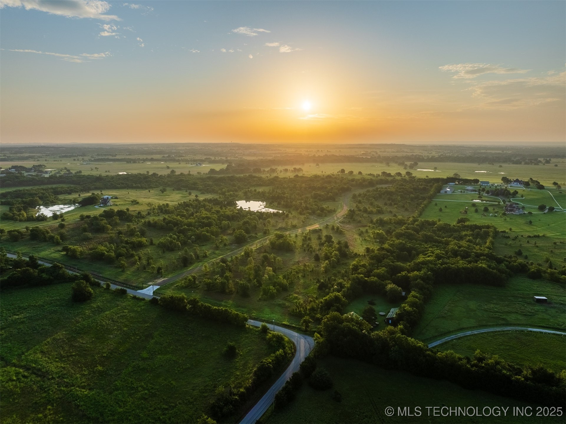 020 W 195th Street S Property Photo 4