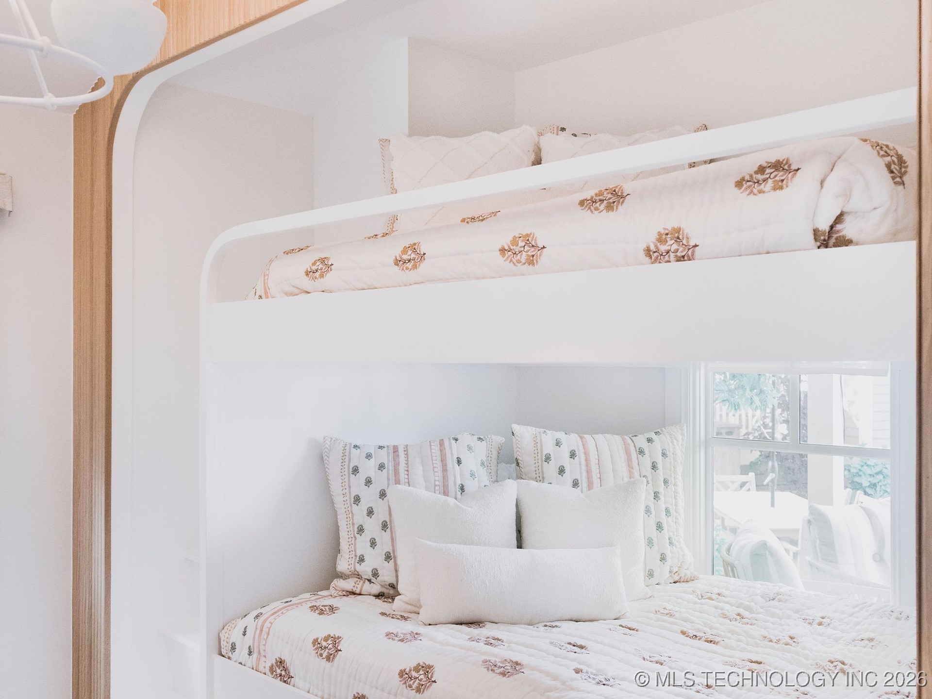 34 Firefly Lane Property Photo 6