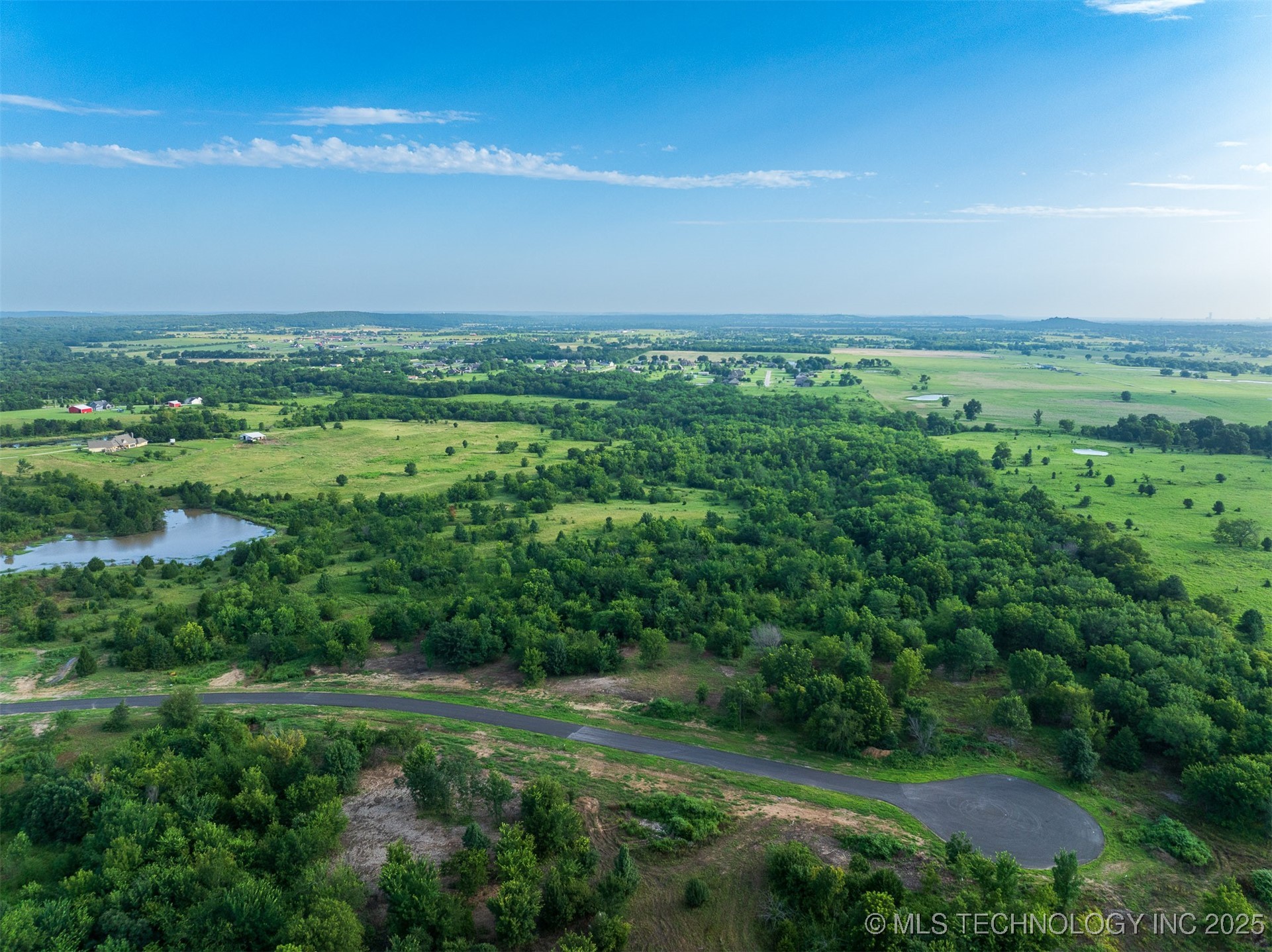 09 W 195th Street S Property Photo 16