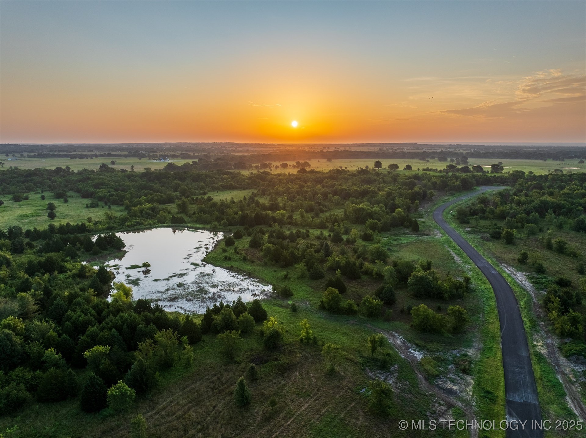 07 W 195th Street S Property Photo 3