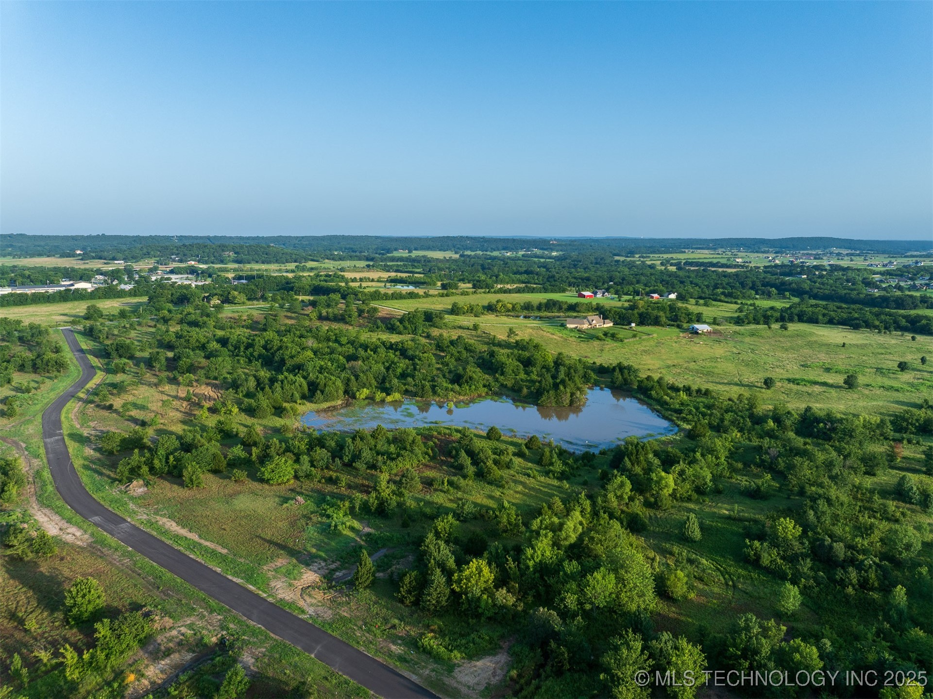 07 W 195th Street S Property Photo 16