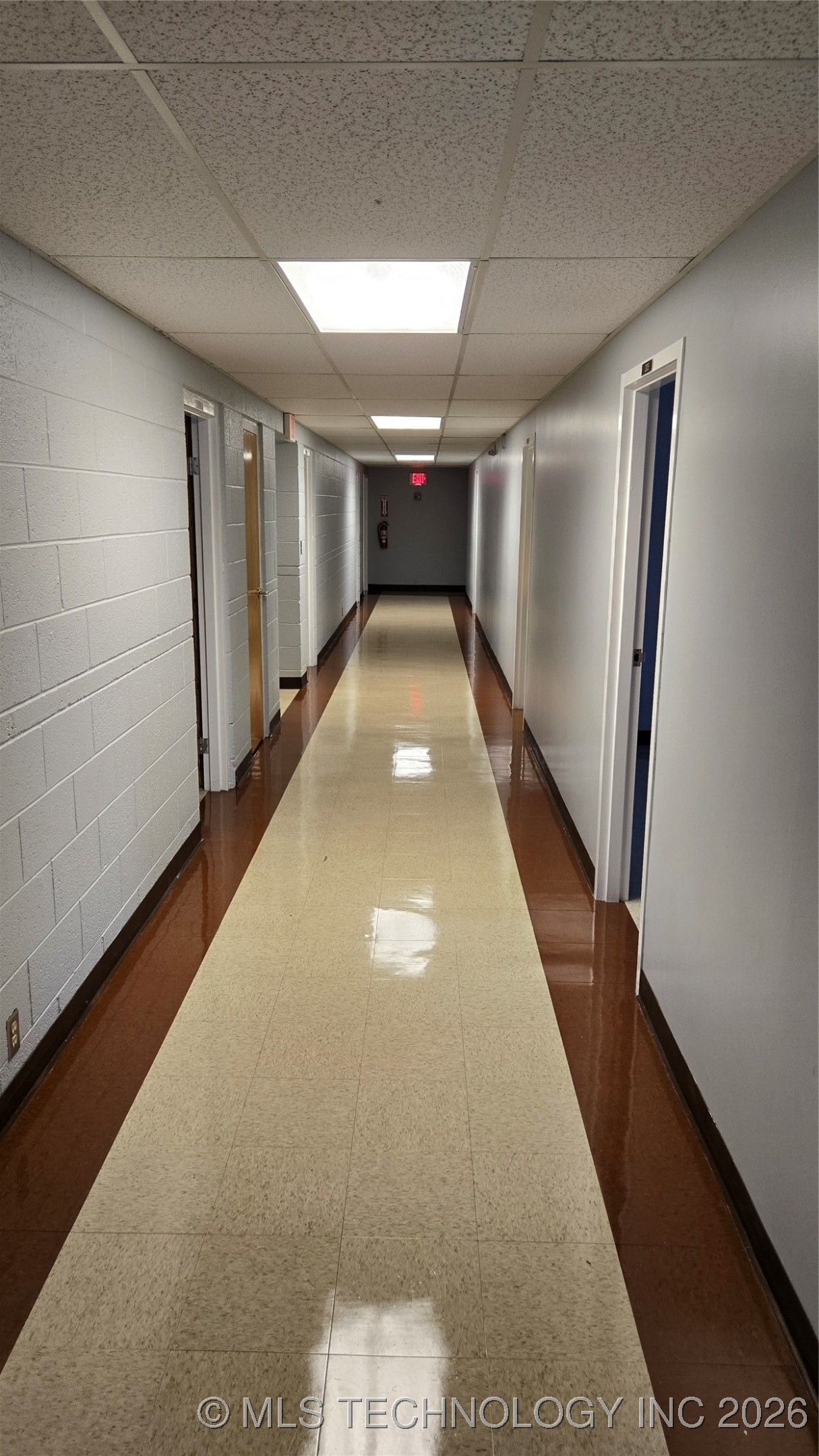 6160 S Lewis Avenue Property Photo 7