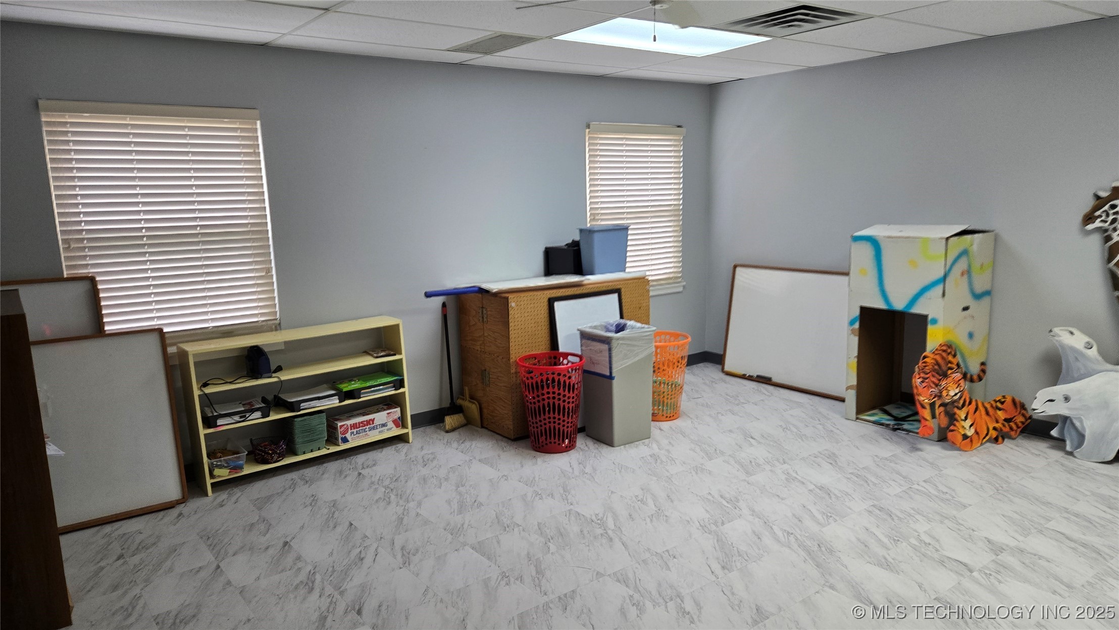 6160 S Lewis Avenue Property Photo 10