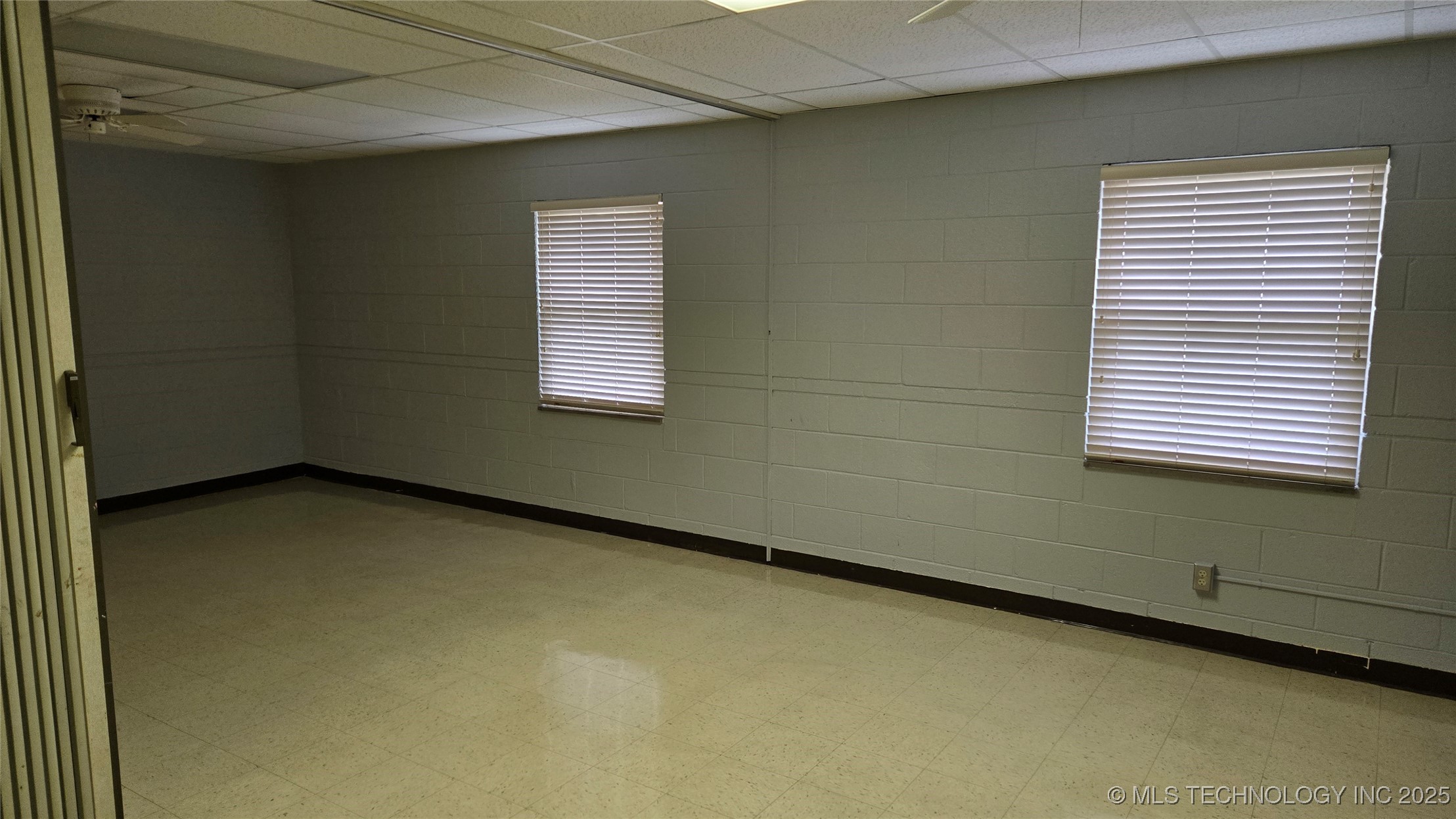 6160 S Lewis Avenue Property Photo 14