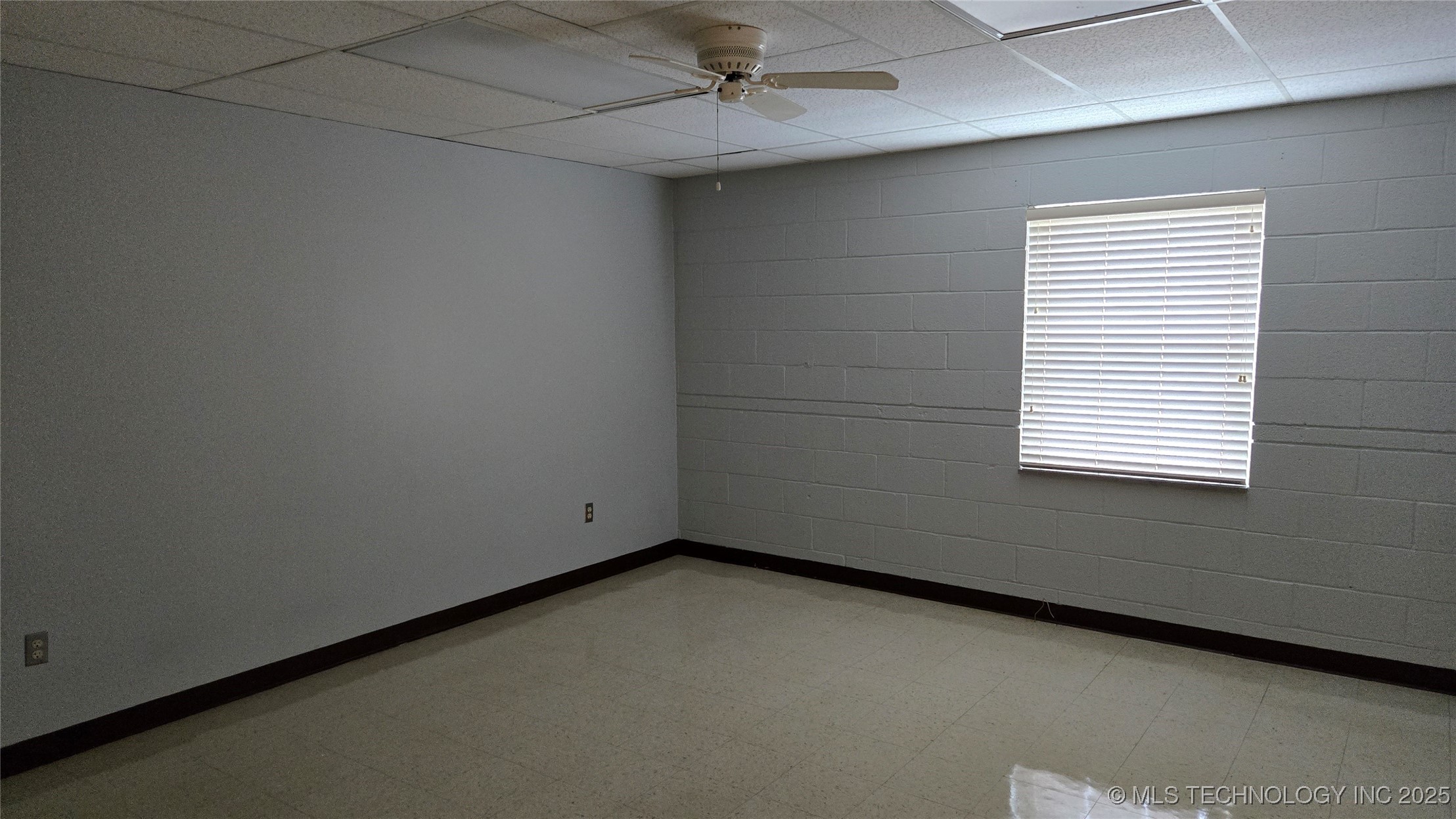 6160 S Lewis Avenue Property Photo 19