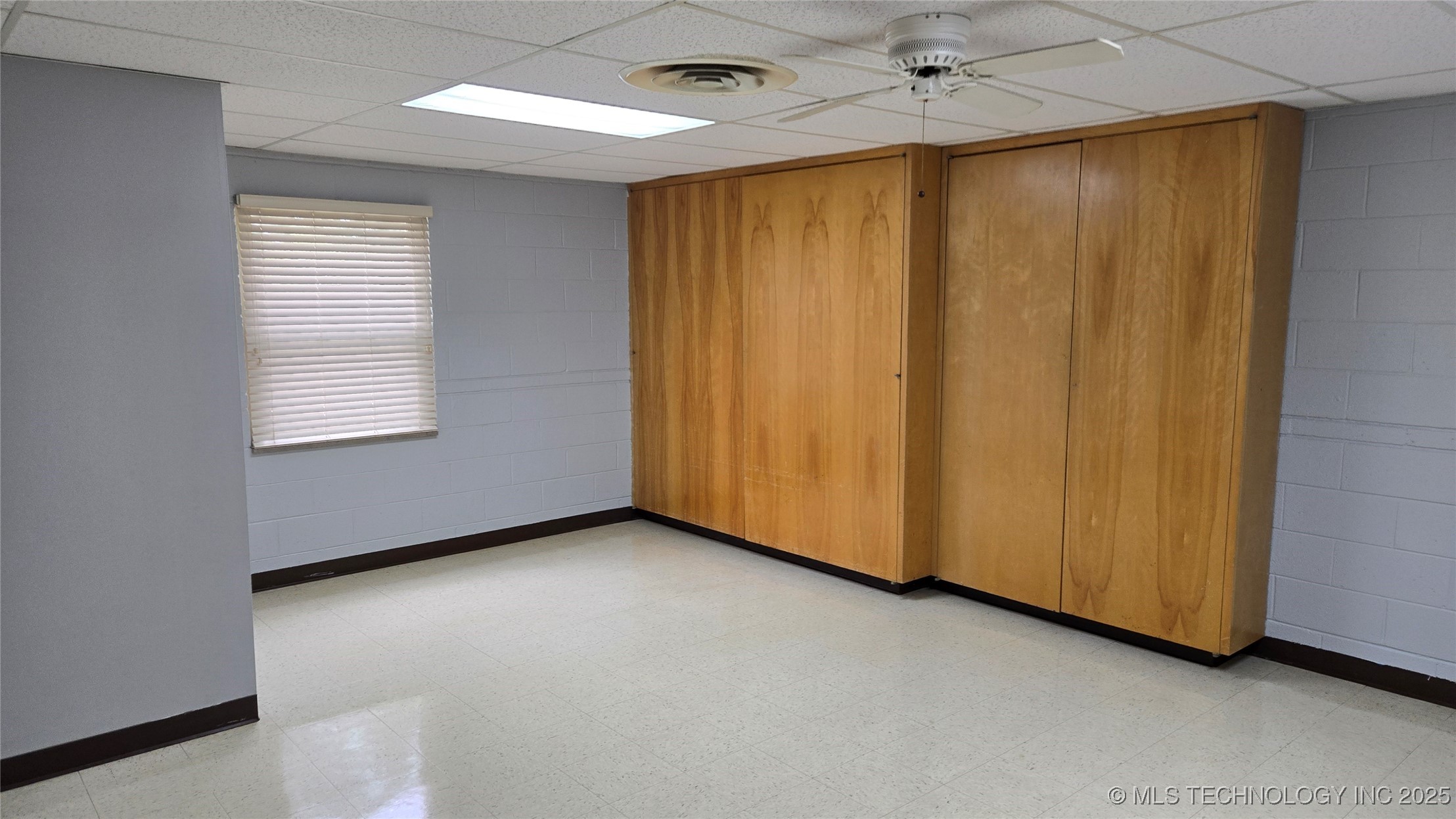 6160 S Lewis Avenue Property Photo 21