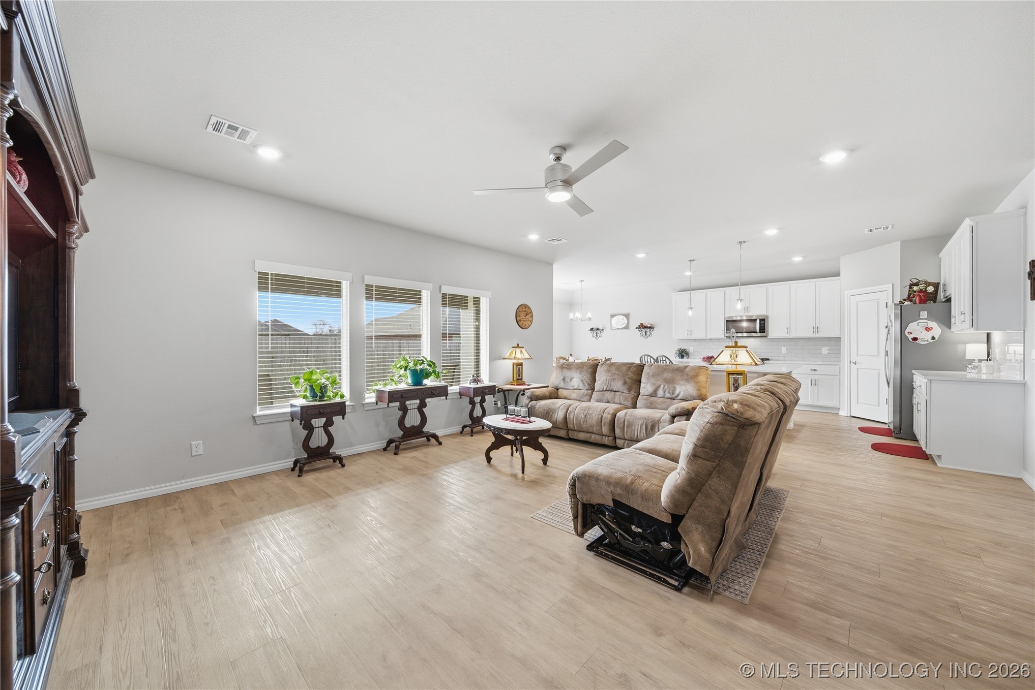 7407 E Oakridge Court Property Photo 6