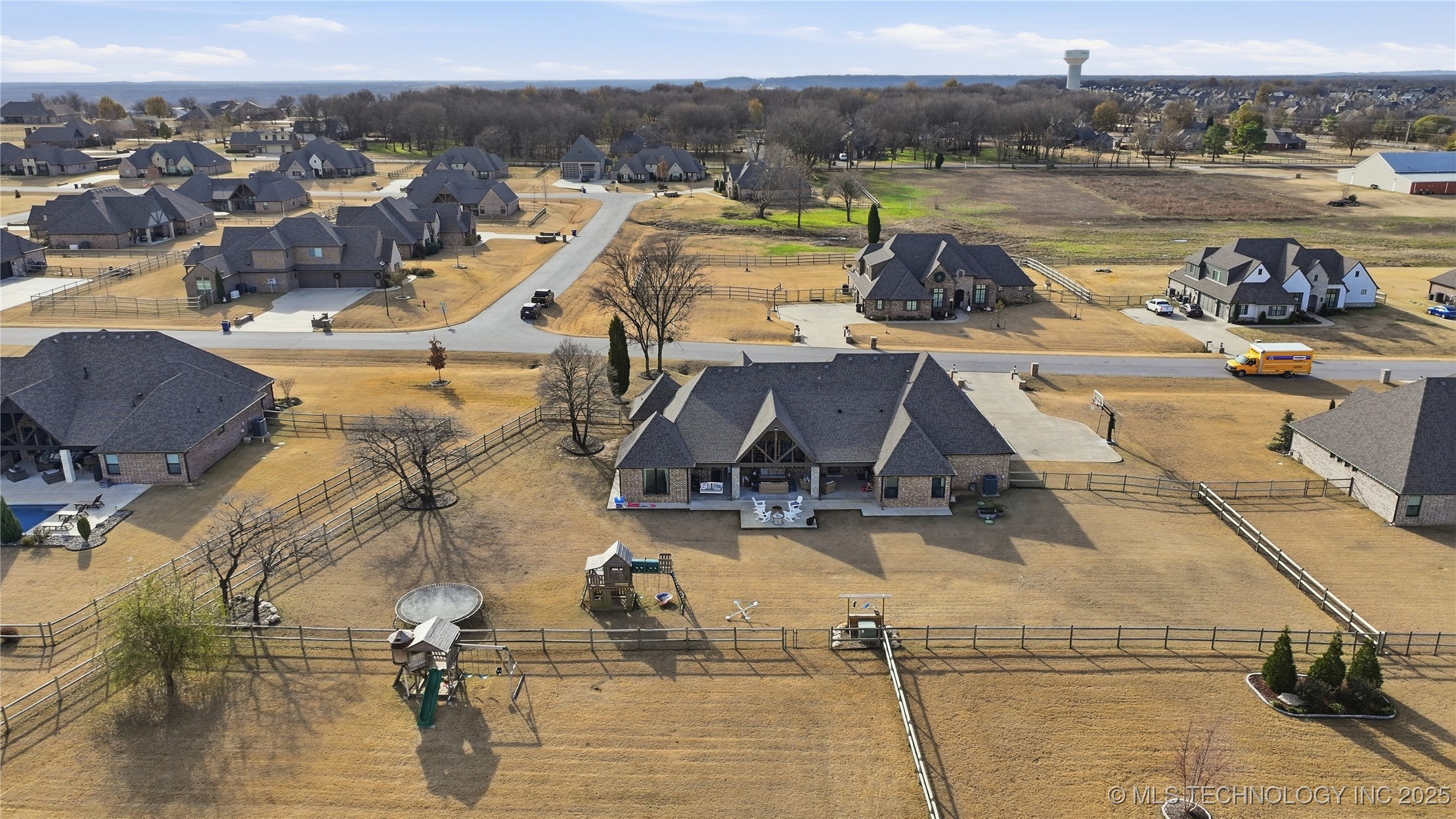 19551 E Slate Drive Property Photo 3