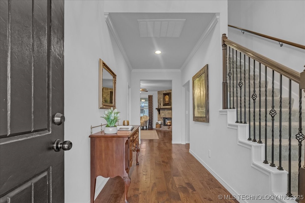 8100 S Gardenia Avenue Property Photo 4