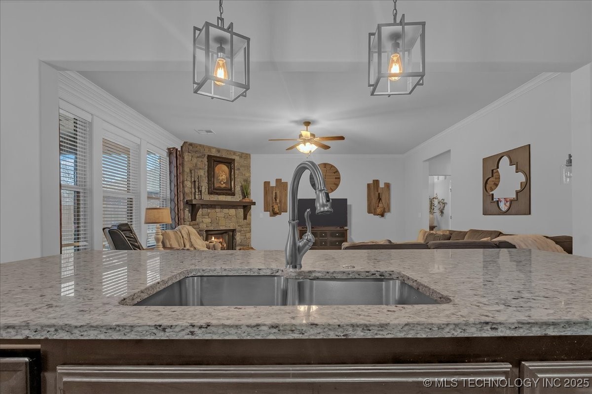 8100 S Gardenia Avenue Property Photo 14