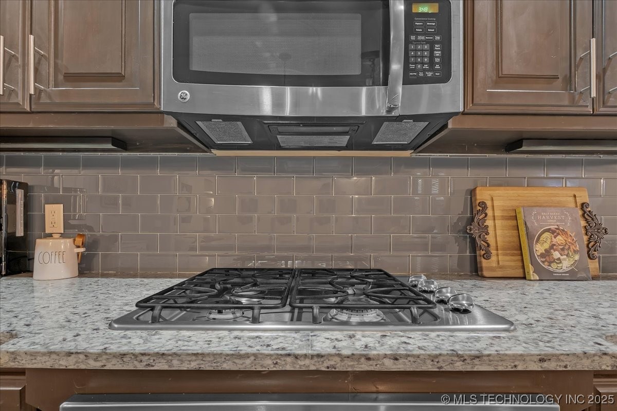 8100 S Gardenia Avenue Property Photo 15