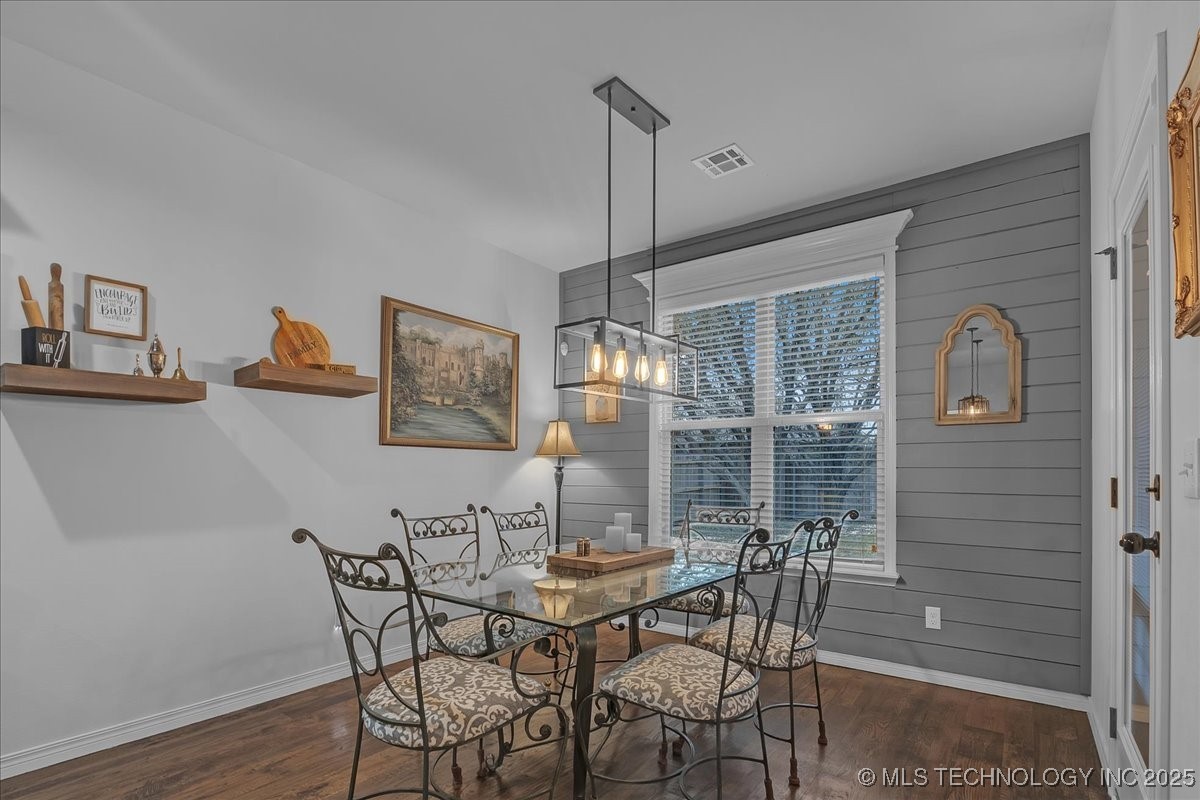 8100 S Gardenia Avenue Property Photo 20