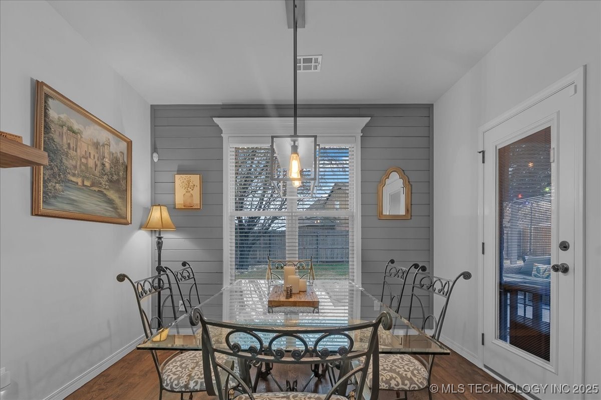 8100 S Gardenia Avenue Property Photo 21