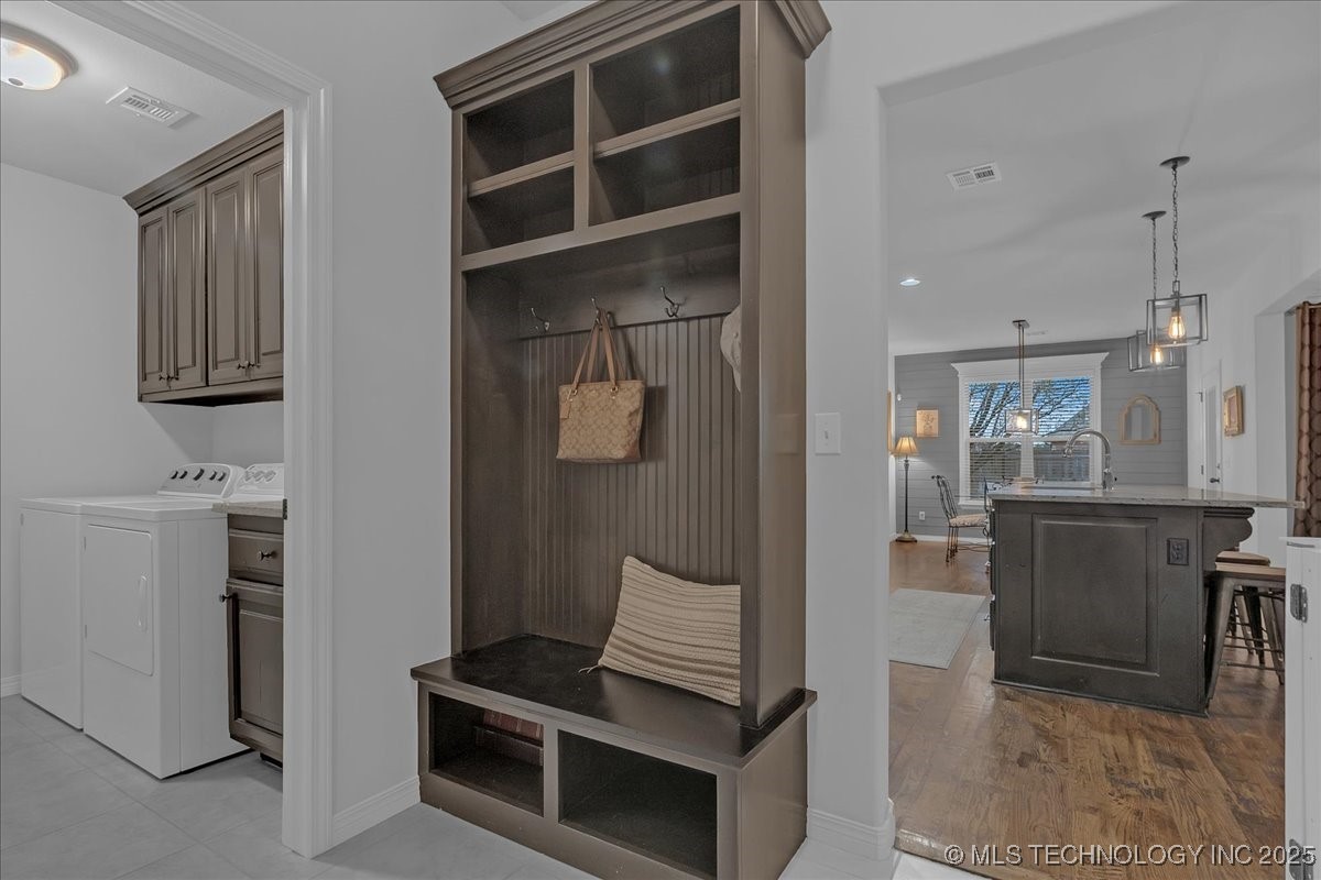 8100 S Gardenia Avenue Property Photo 24