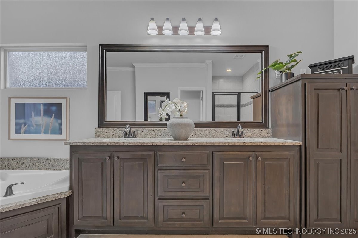 8100 S Gardenia Avenue Property Photo 31