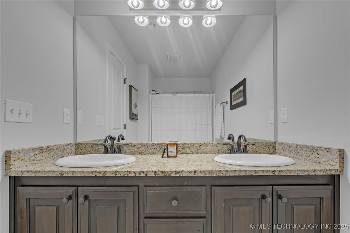 8100 S Gardenia Avenue Property Photo 47