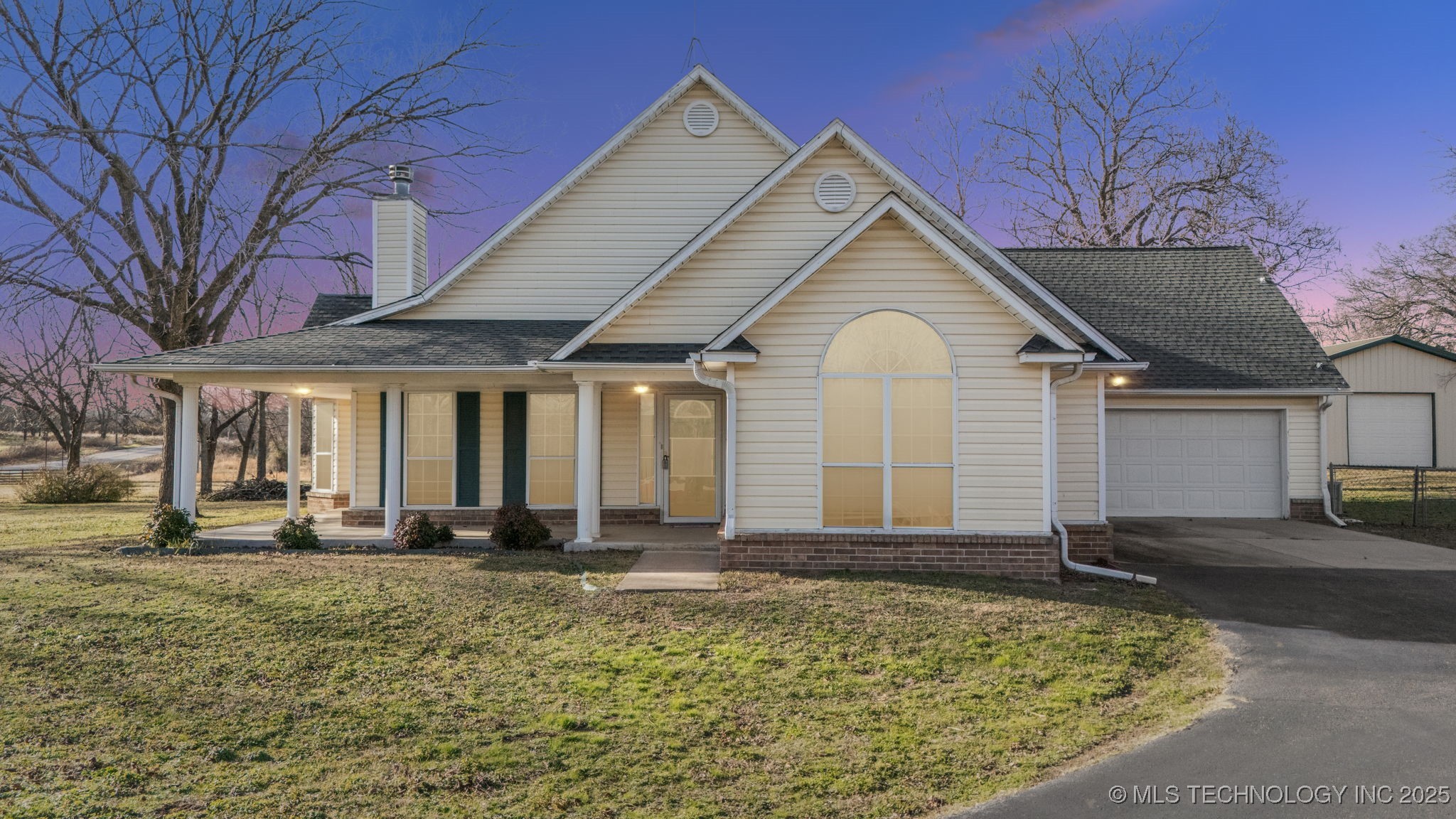 11992 S Cherrywood Drive Property Photo 1