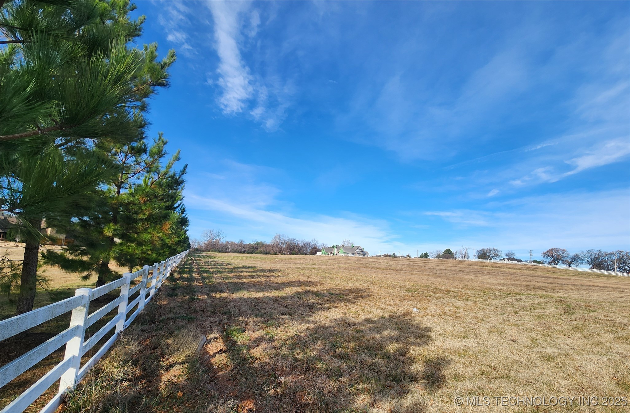 13116 S Lewis Avenue Property Photo 2