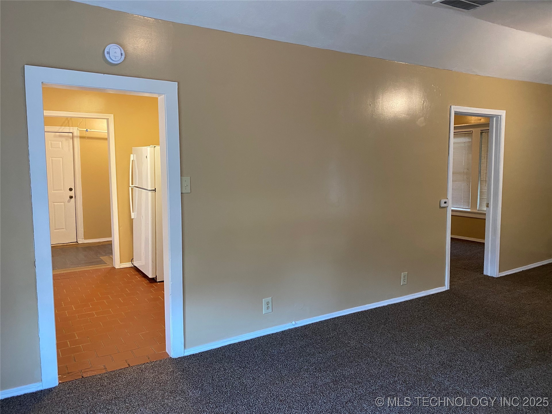 2419 S Olympia Avenue A Property Photo 5