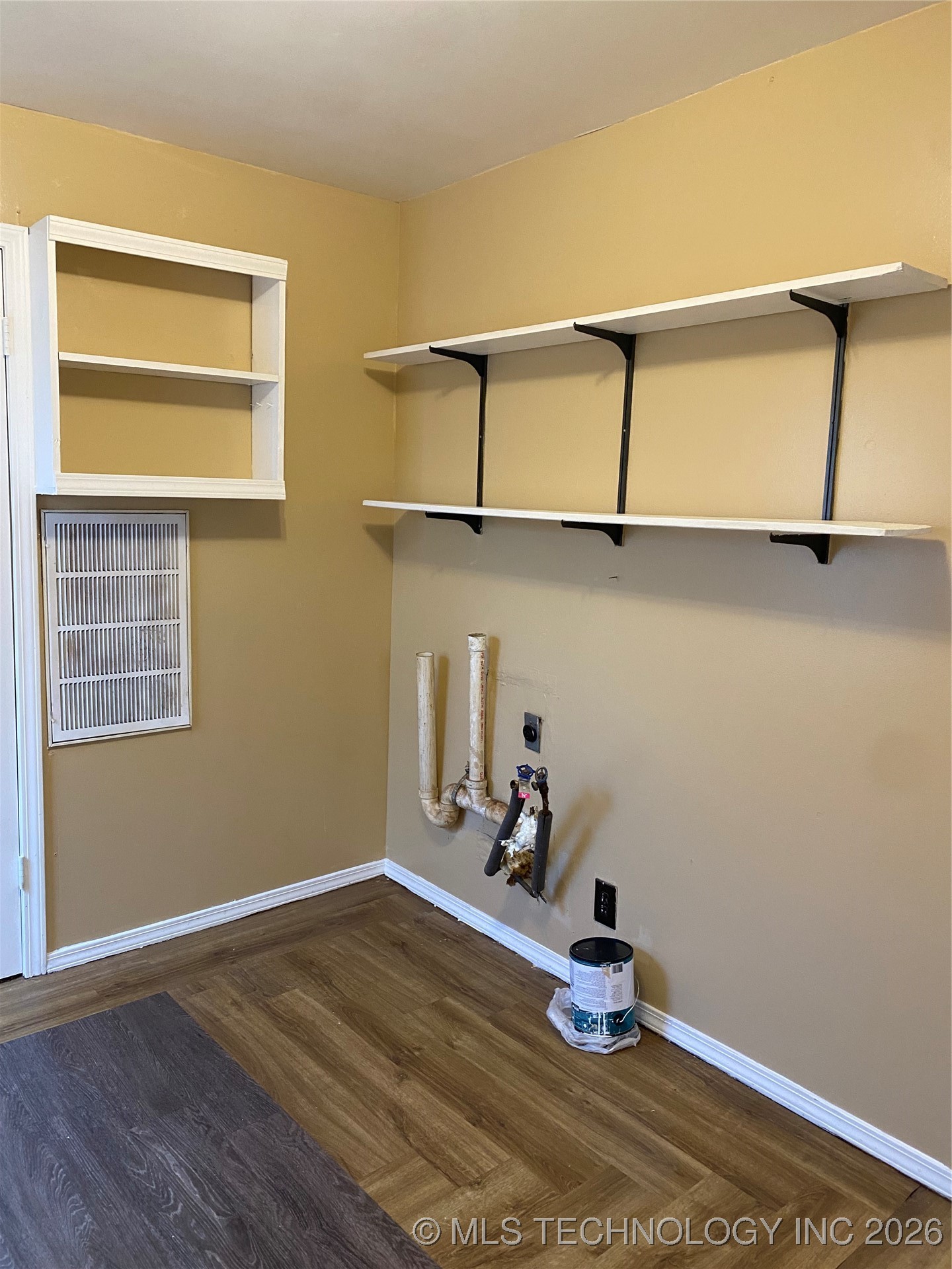 2419 S Olympia Avenue A Property Photo 11