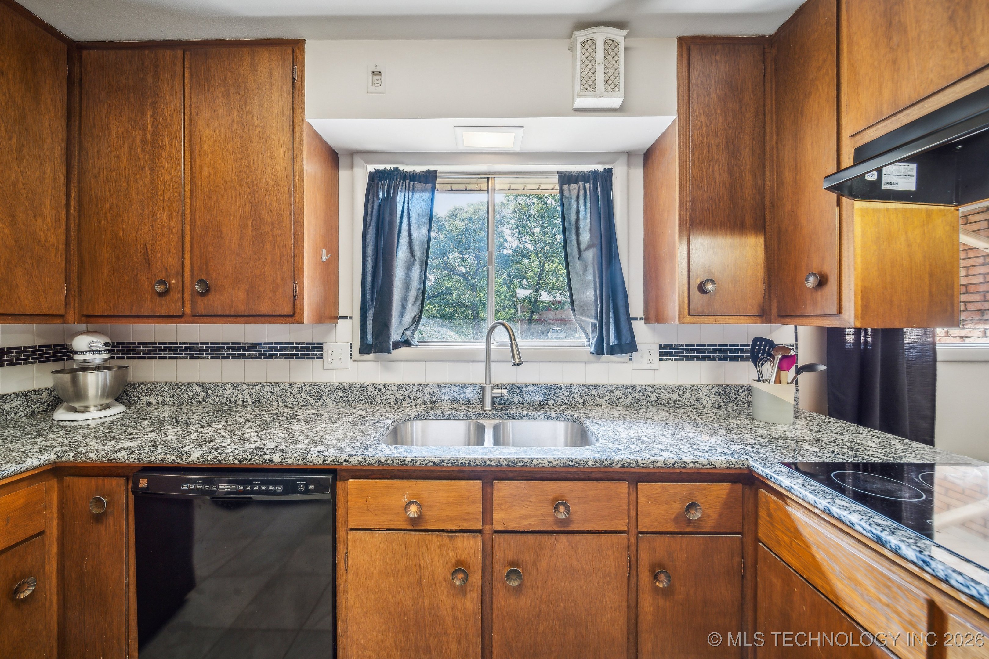 1408 Rockdale Road Property Photo 11