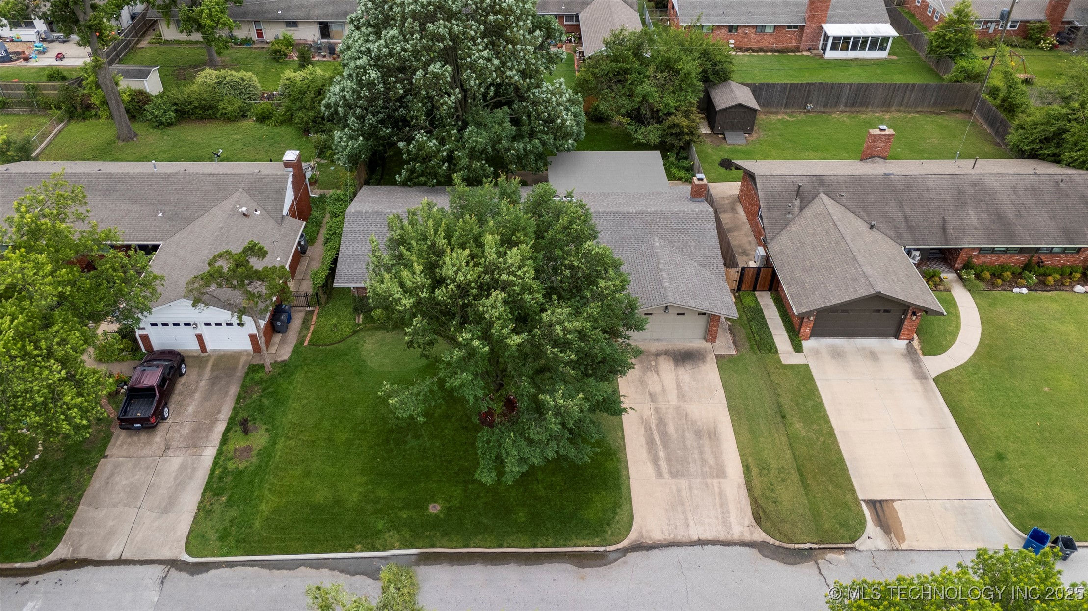 3432 E 57th Place Property Photo 2