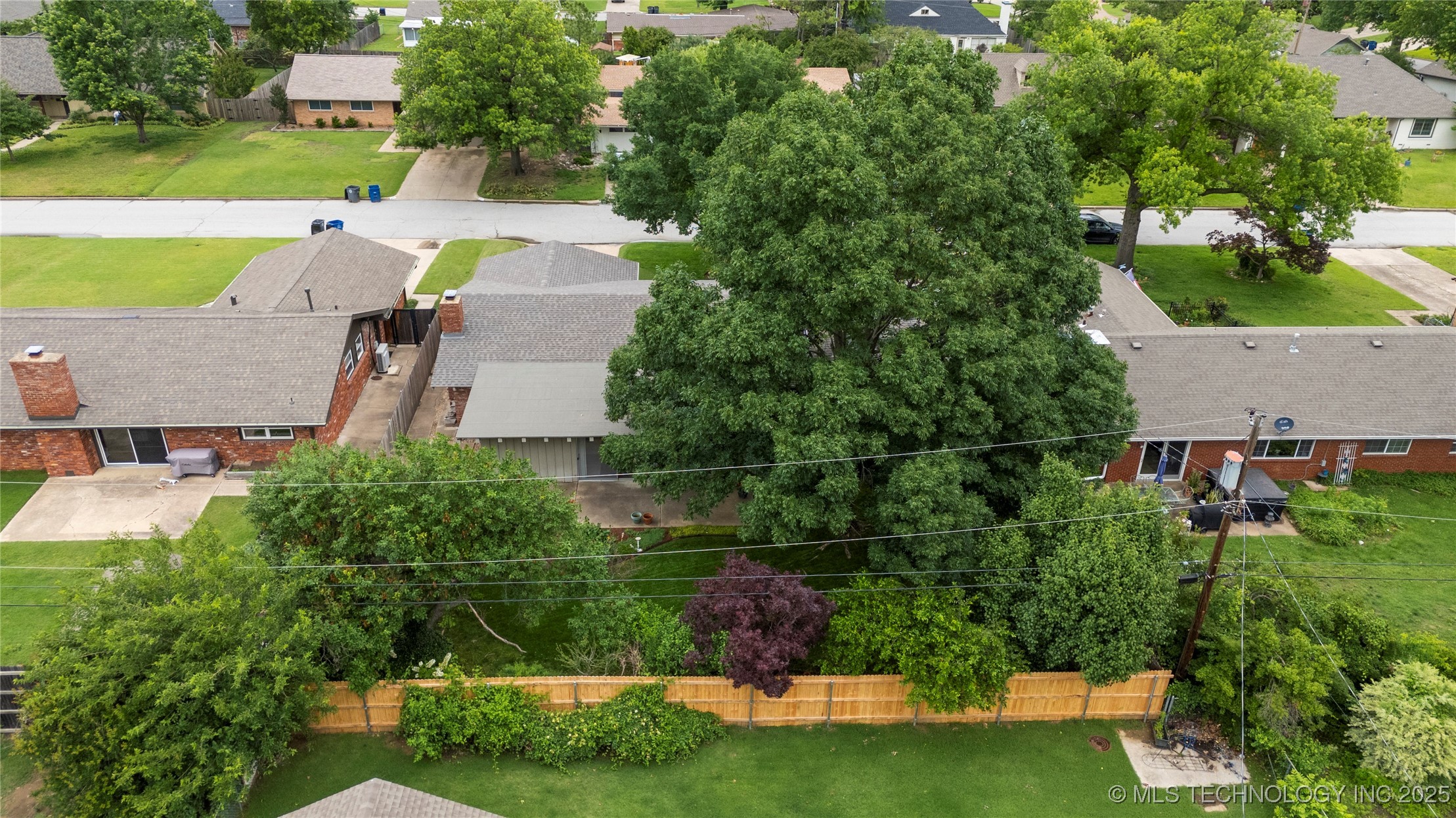 3432 E 57th Place Property Photo 3