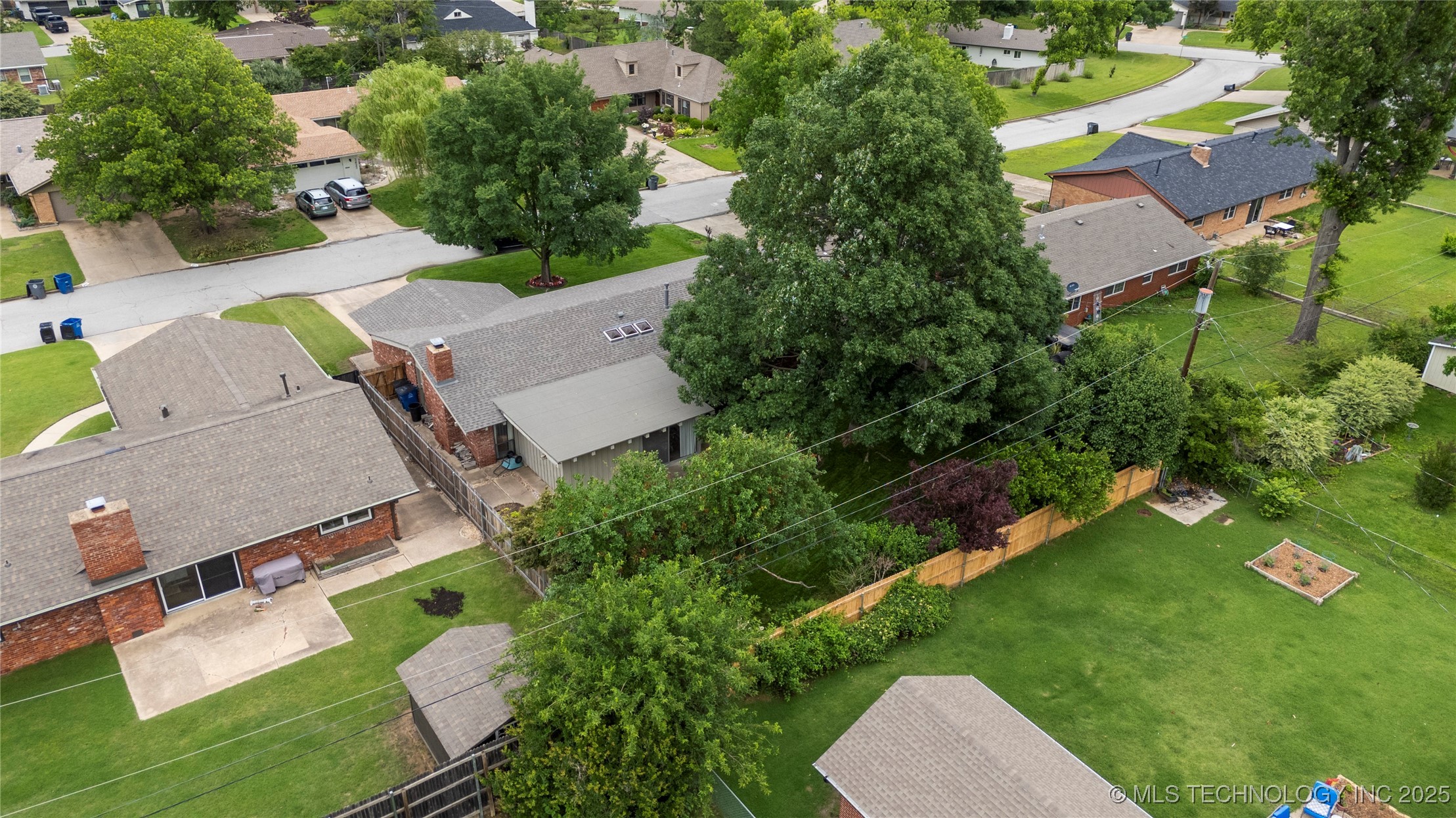 3432 E 57th Place Property Photo 4