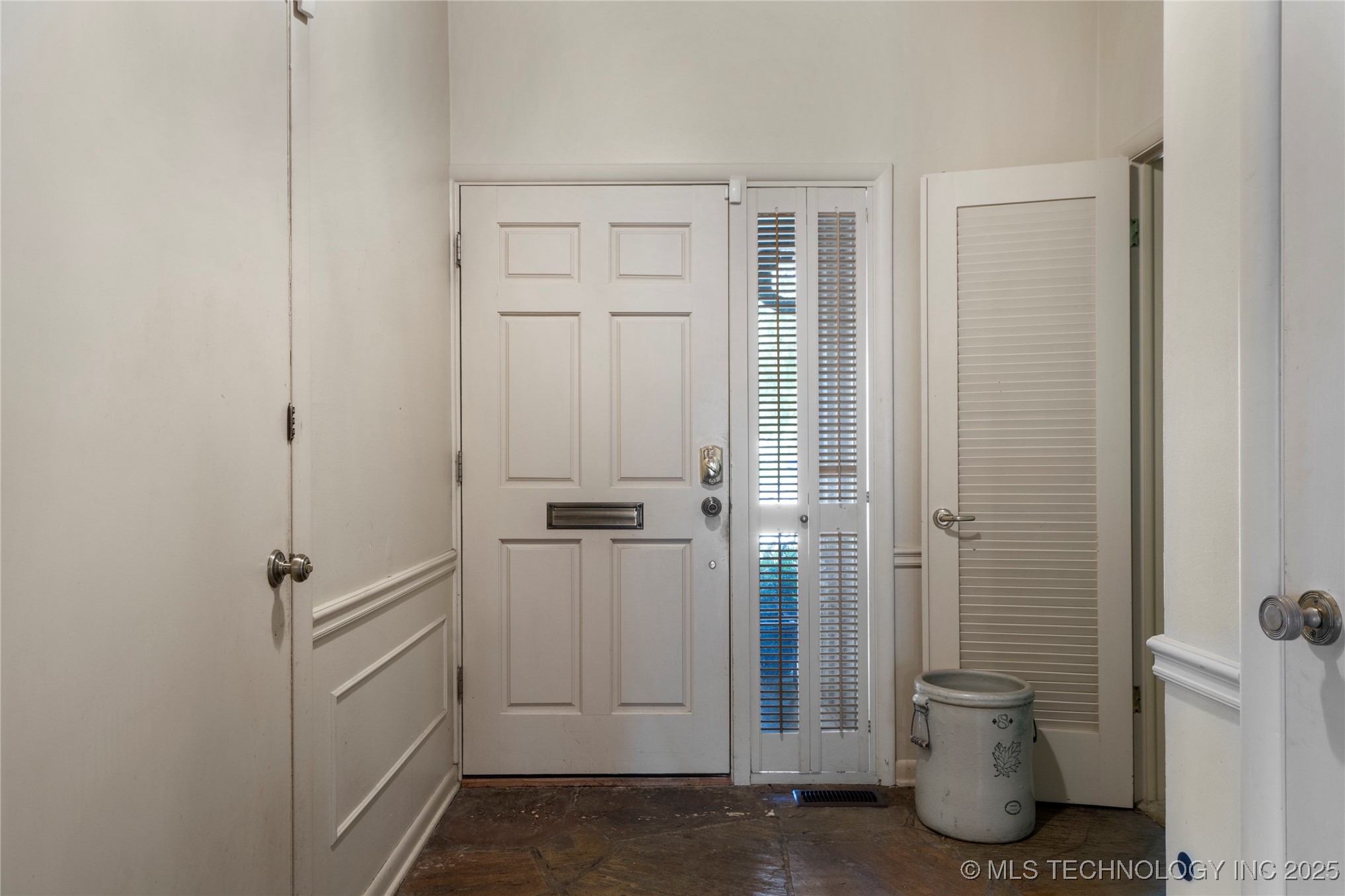 3432 E 57th Place Property Photo 10