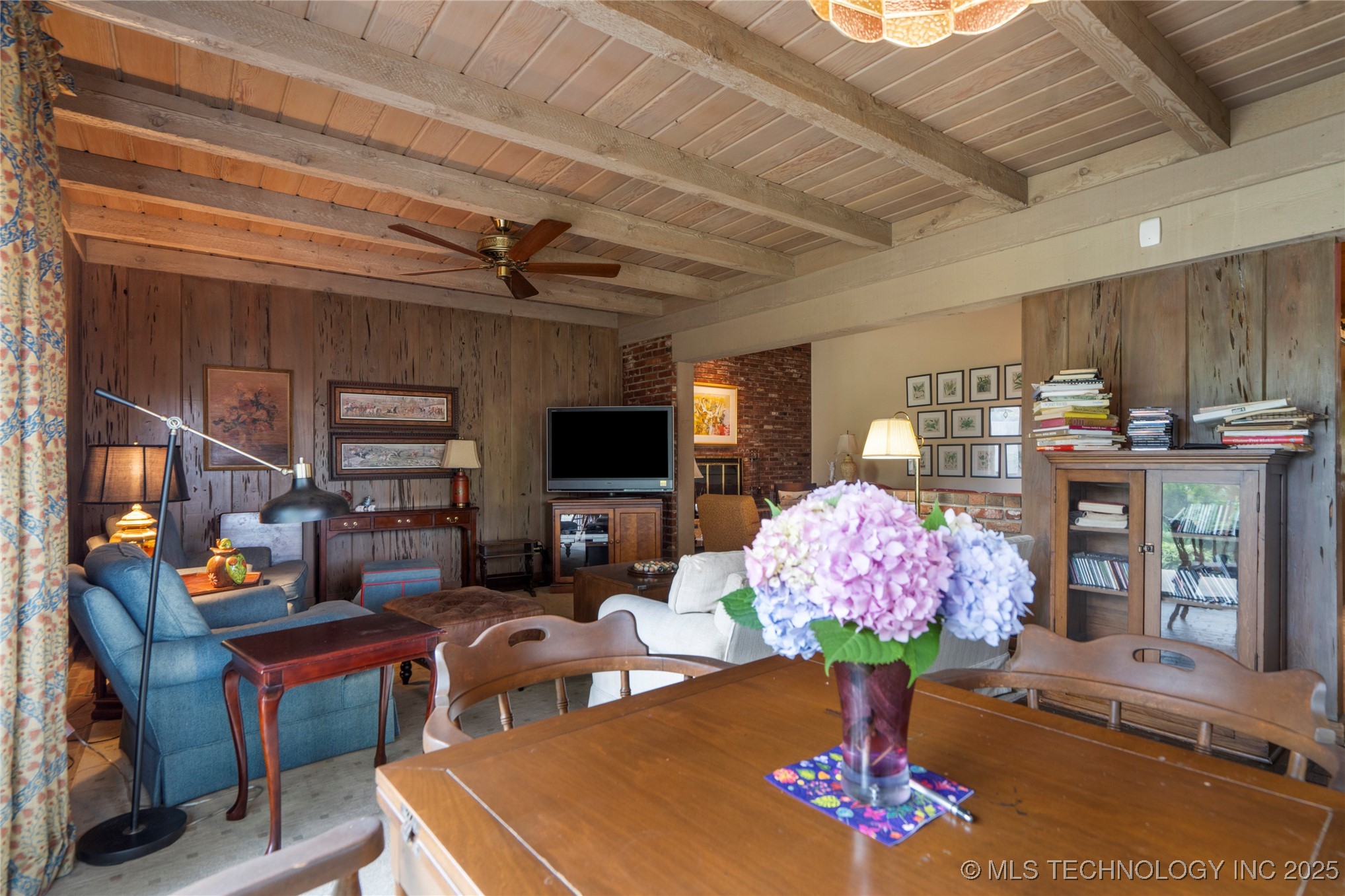 3432 E 57th Place Property Photo 13