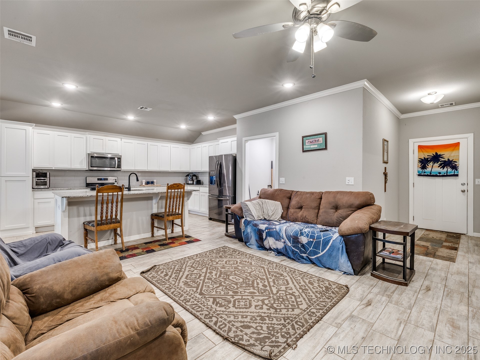 401 W Harrison Street Property Photo 5