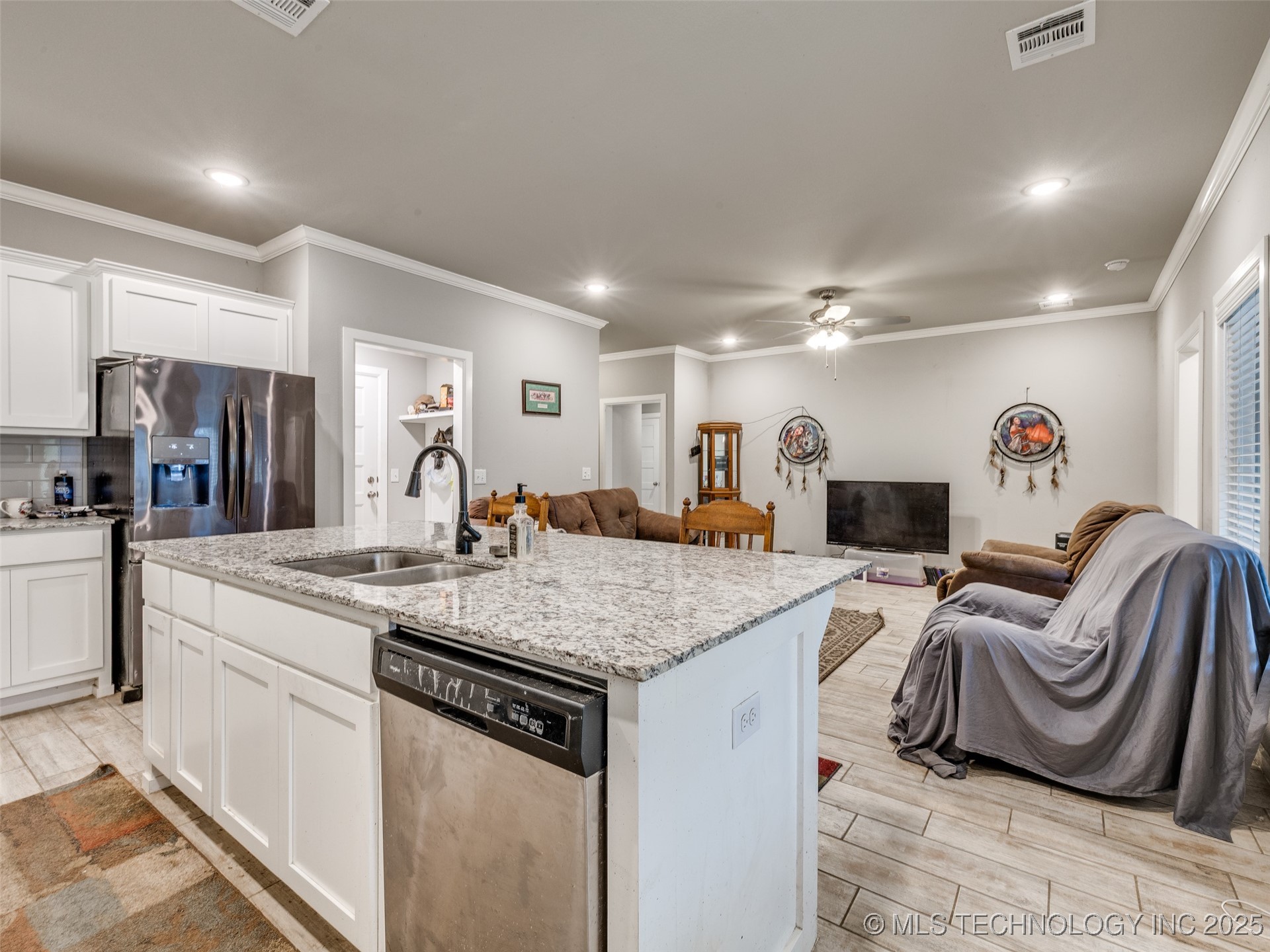 401 W Harrison Street Property Photo 9