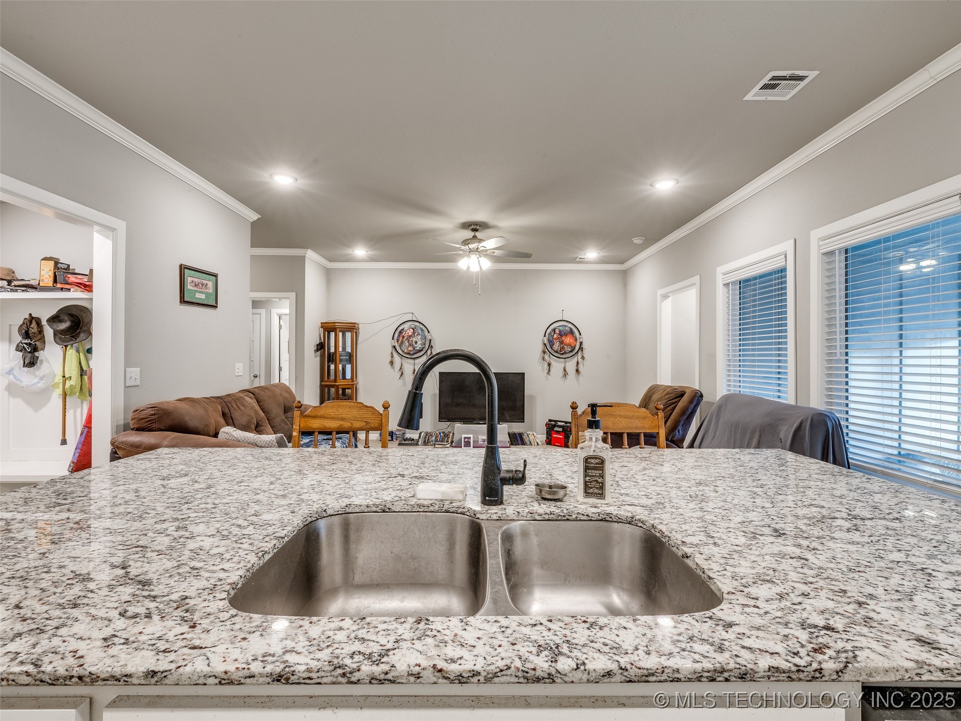 401 W Harrison Street Property Photo 13