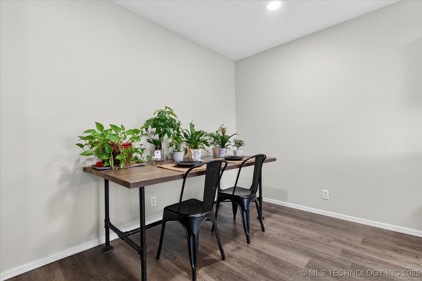 5209 Nowata Road B203 Property Photo 15