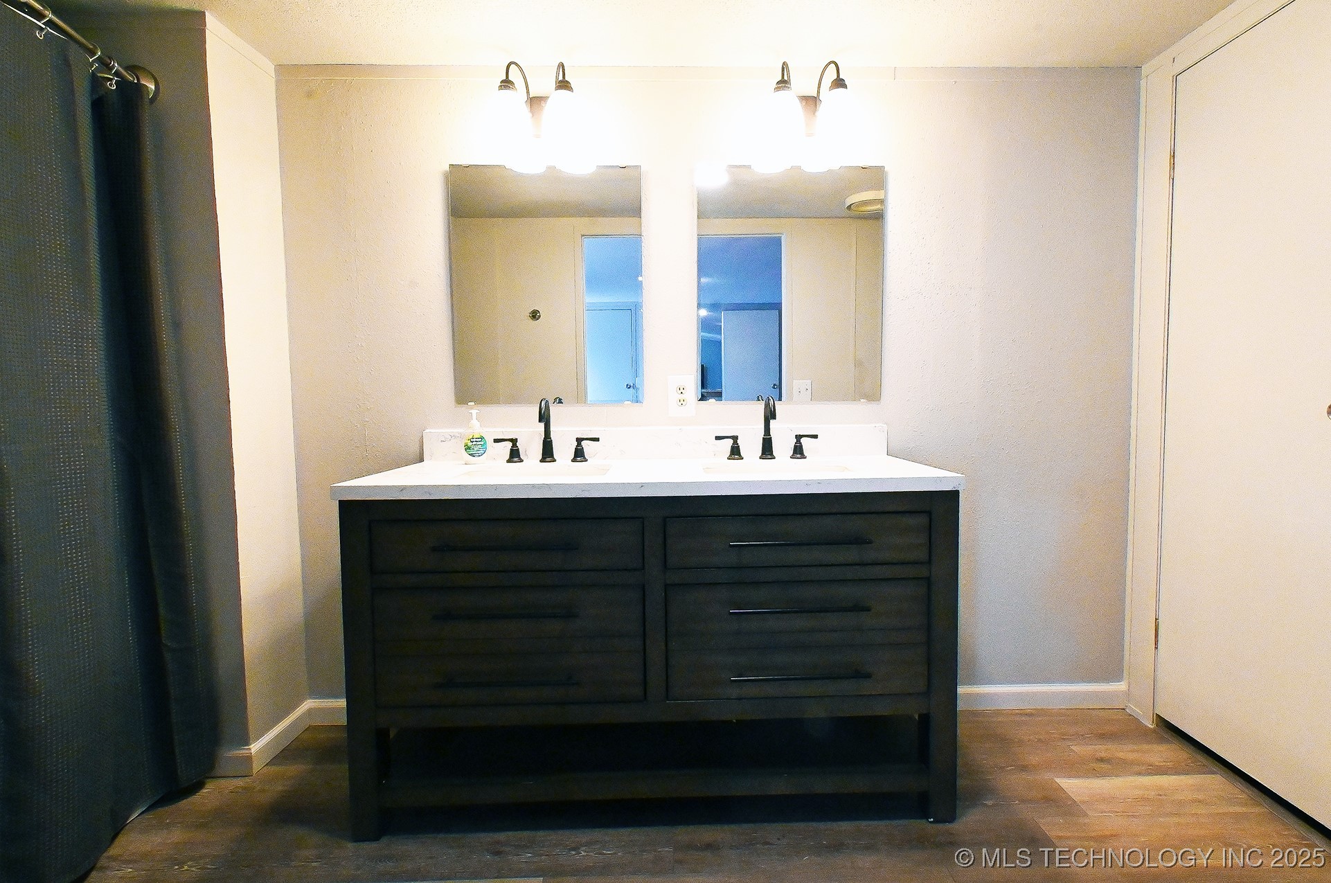 211 Wildwood Property Photo 7